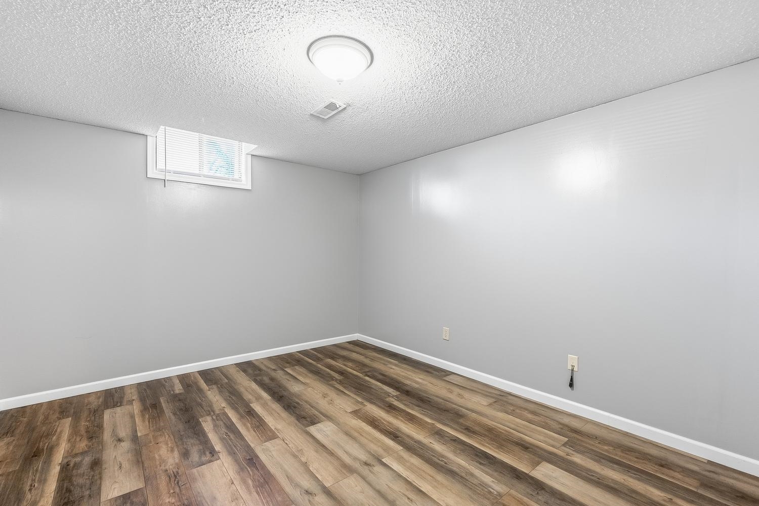 120 E Shady Brook Ln Property Photo 29