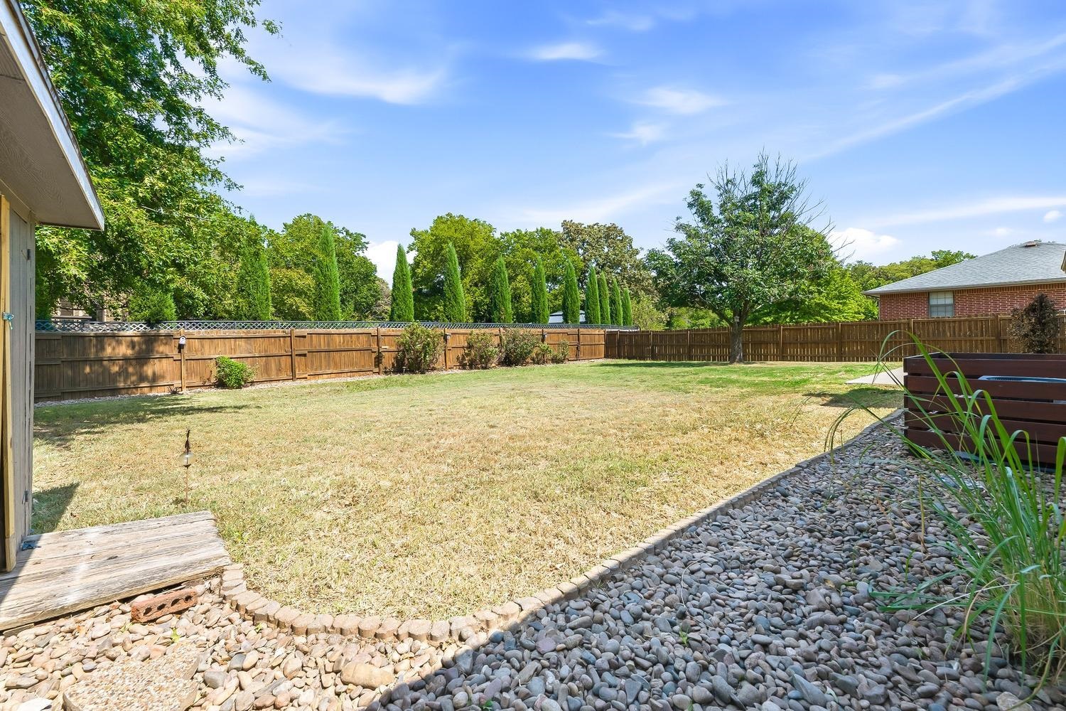 120 E Shady Brook Ln Property Photo 33