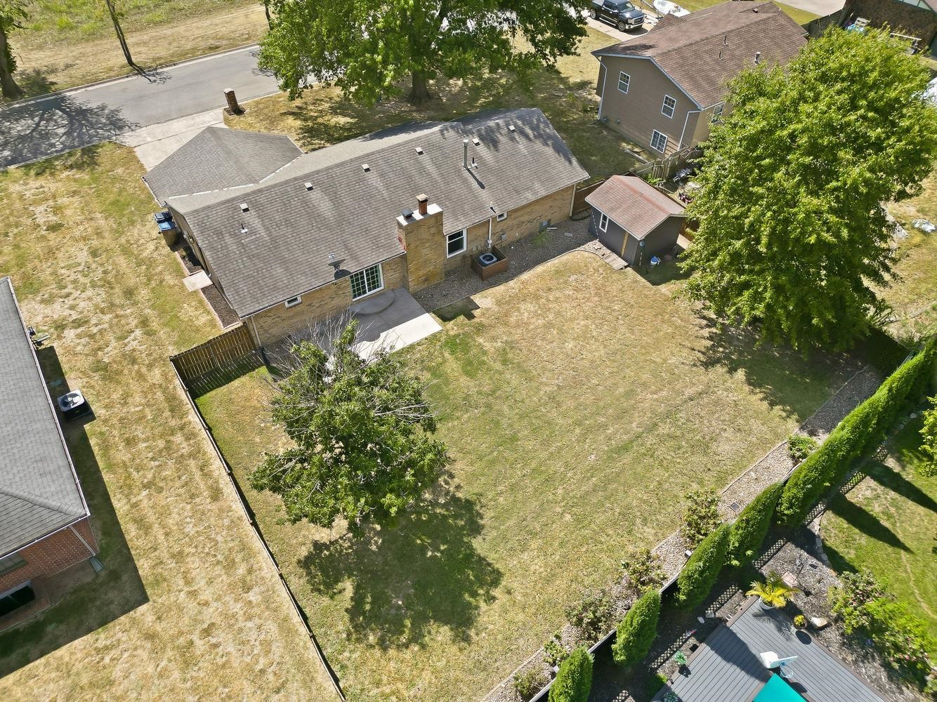 120 E Shady Brook Ln Property Photo 34