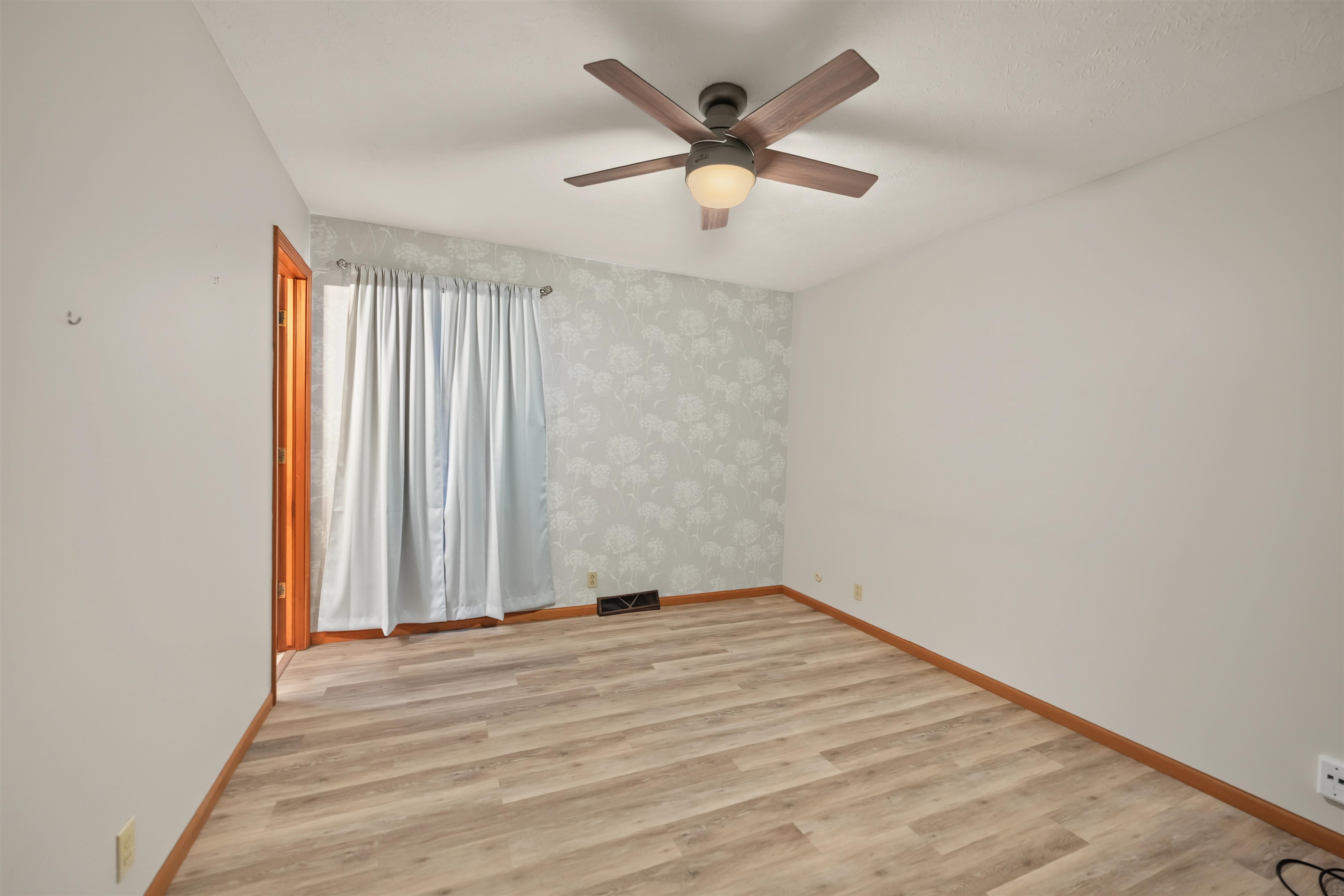 1233 Louise Ln Property Photo 13