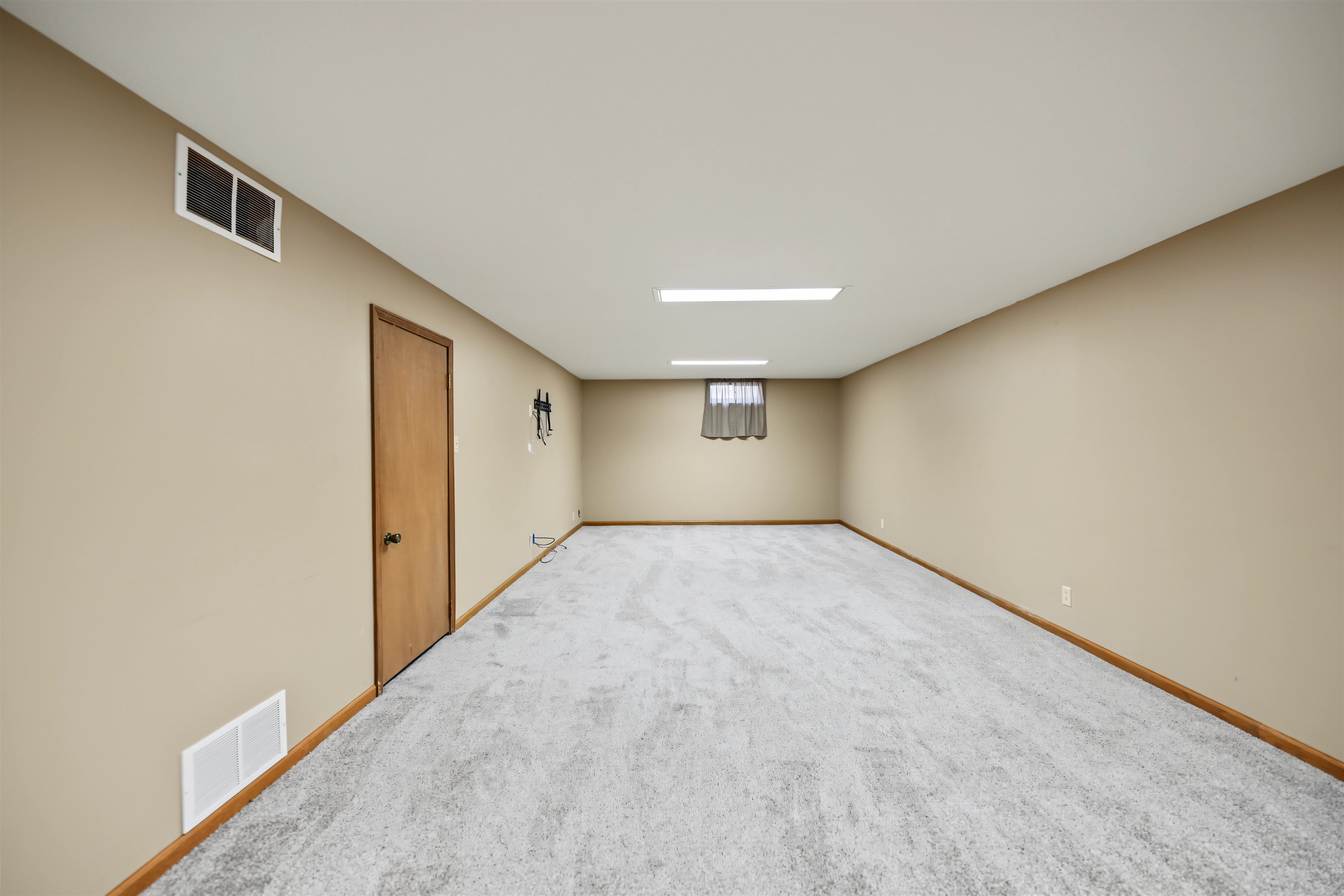 1233 Louise Ln Property Photo 16