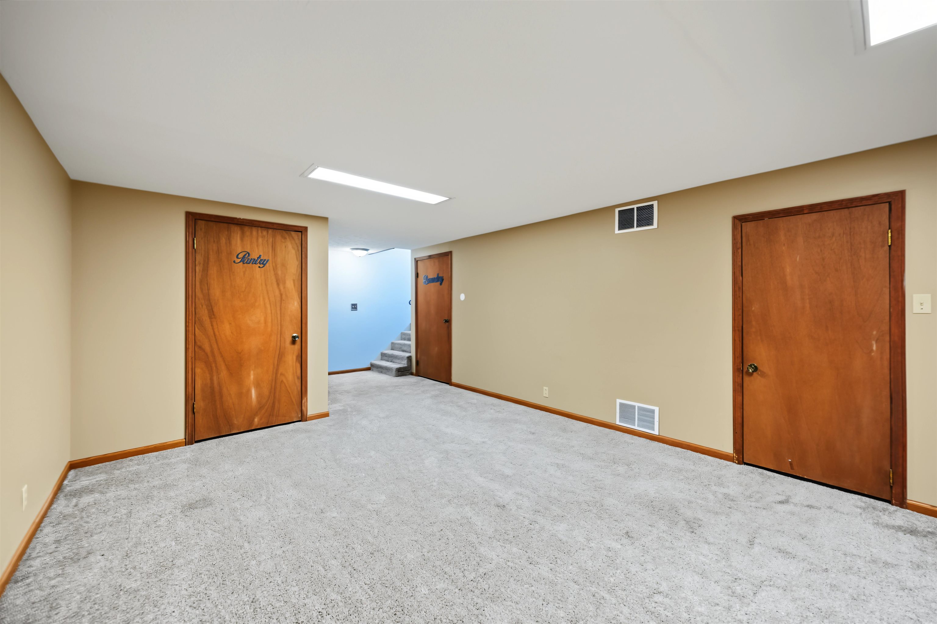 1233 Louise Ln Property Photo 17