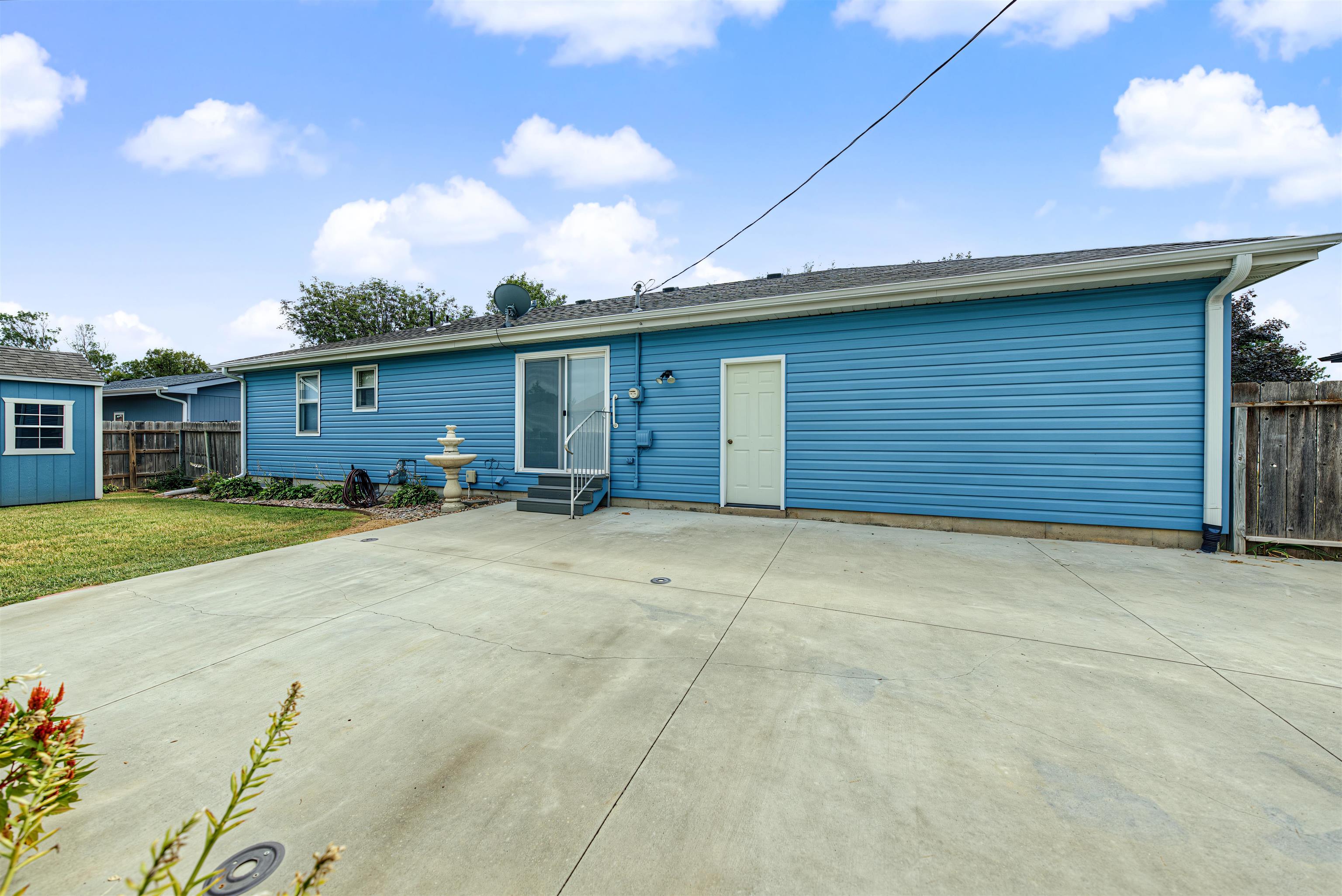 1233 Louise Ln Property Photo 23