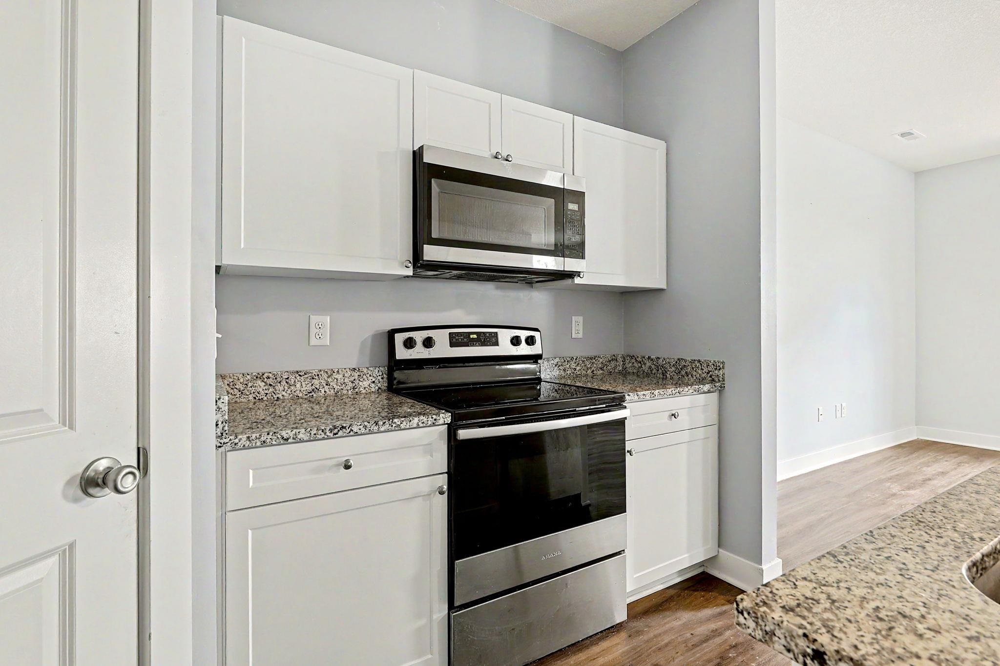 5229 N Cypress Property Photo 9