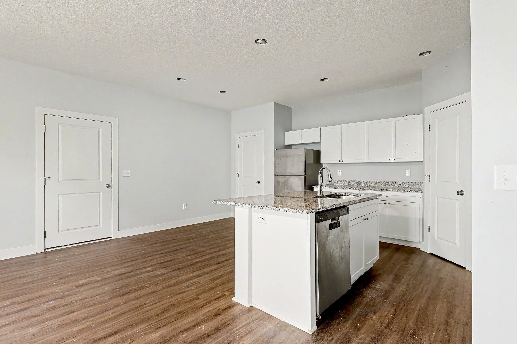 5229 N Cypress Property Photo 11