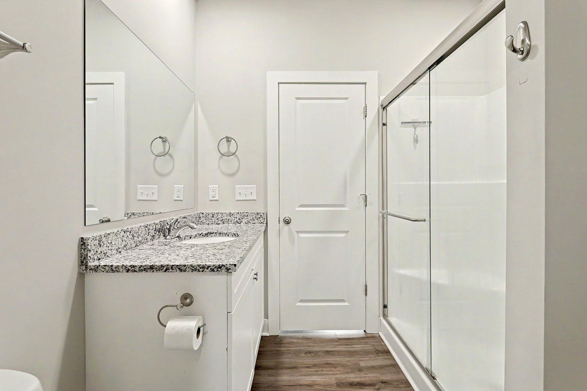 5229 N Cypress Property Photo 22