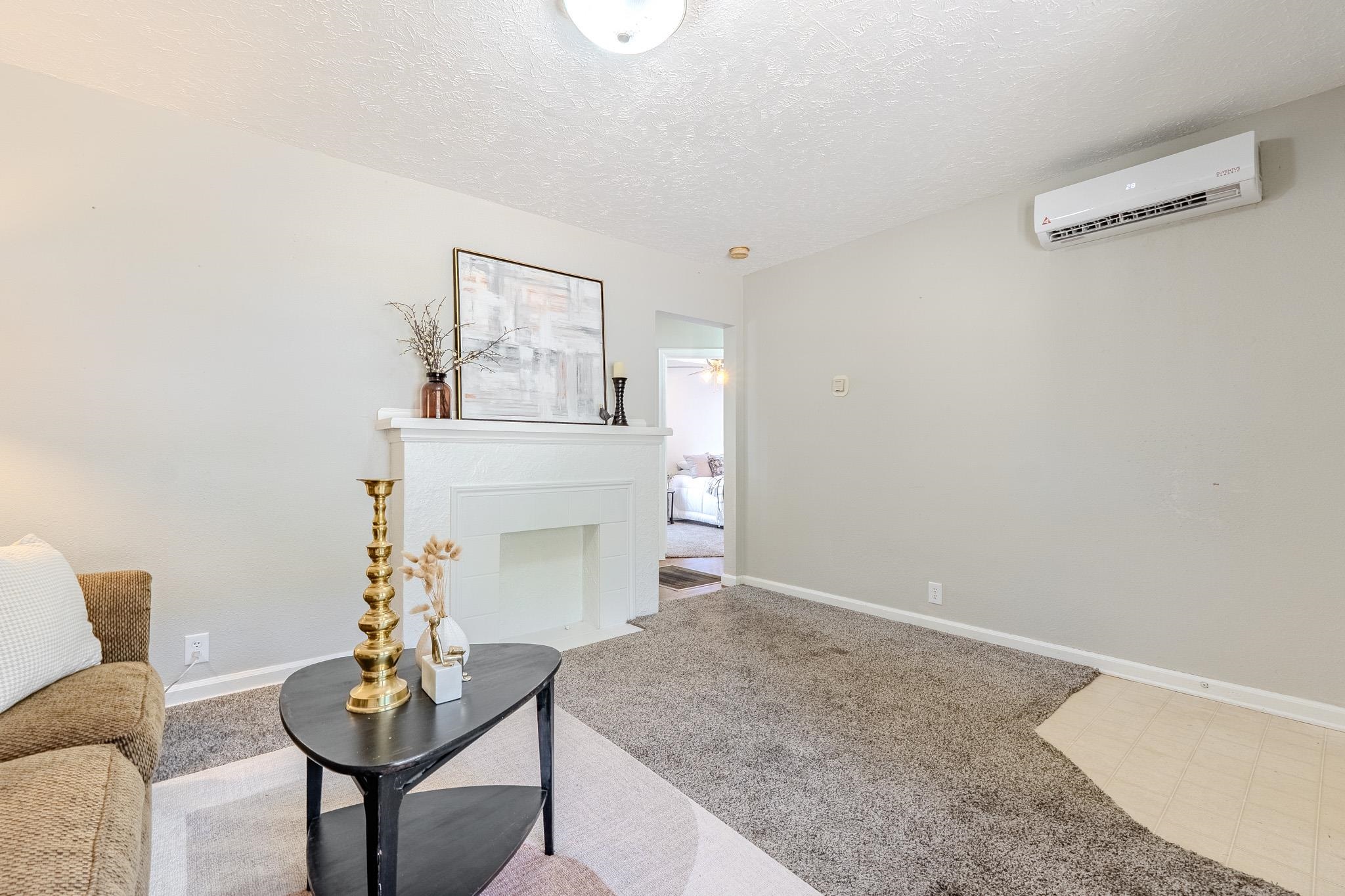 2334 S Ida Property Photo 4