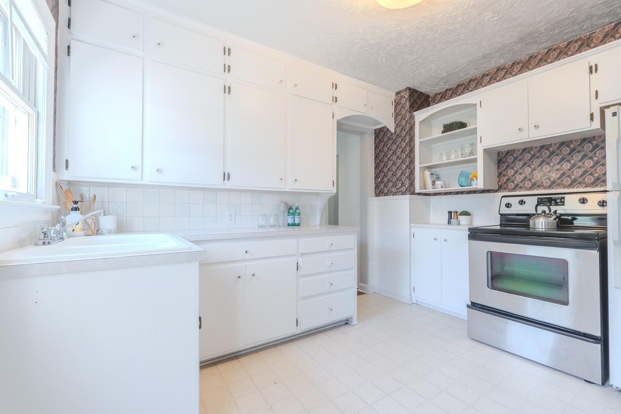 2334 S Ida Property Photo 5
