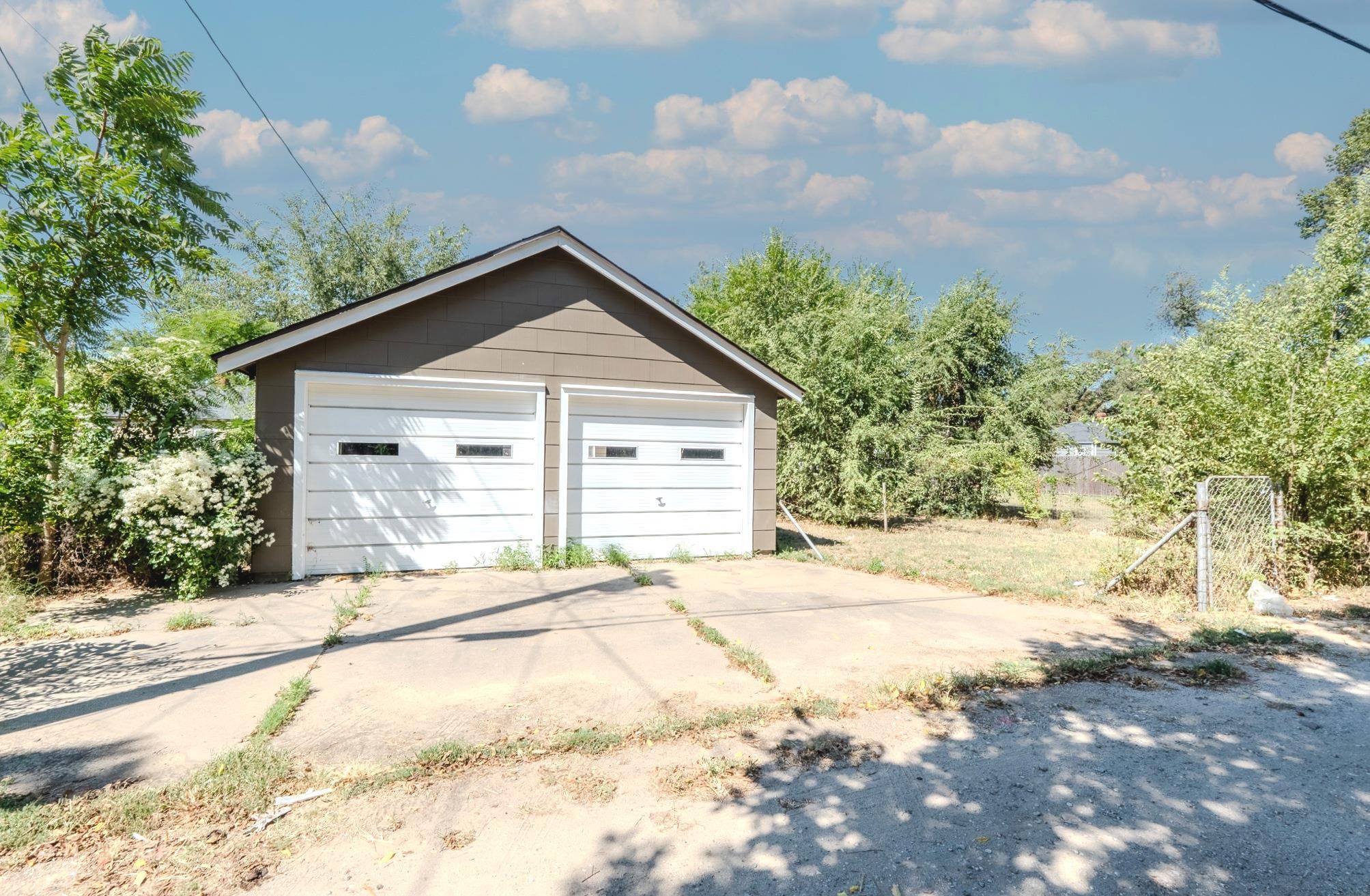 2340 S Ida Property Photo 2