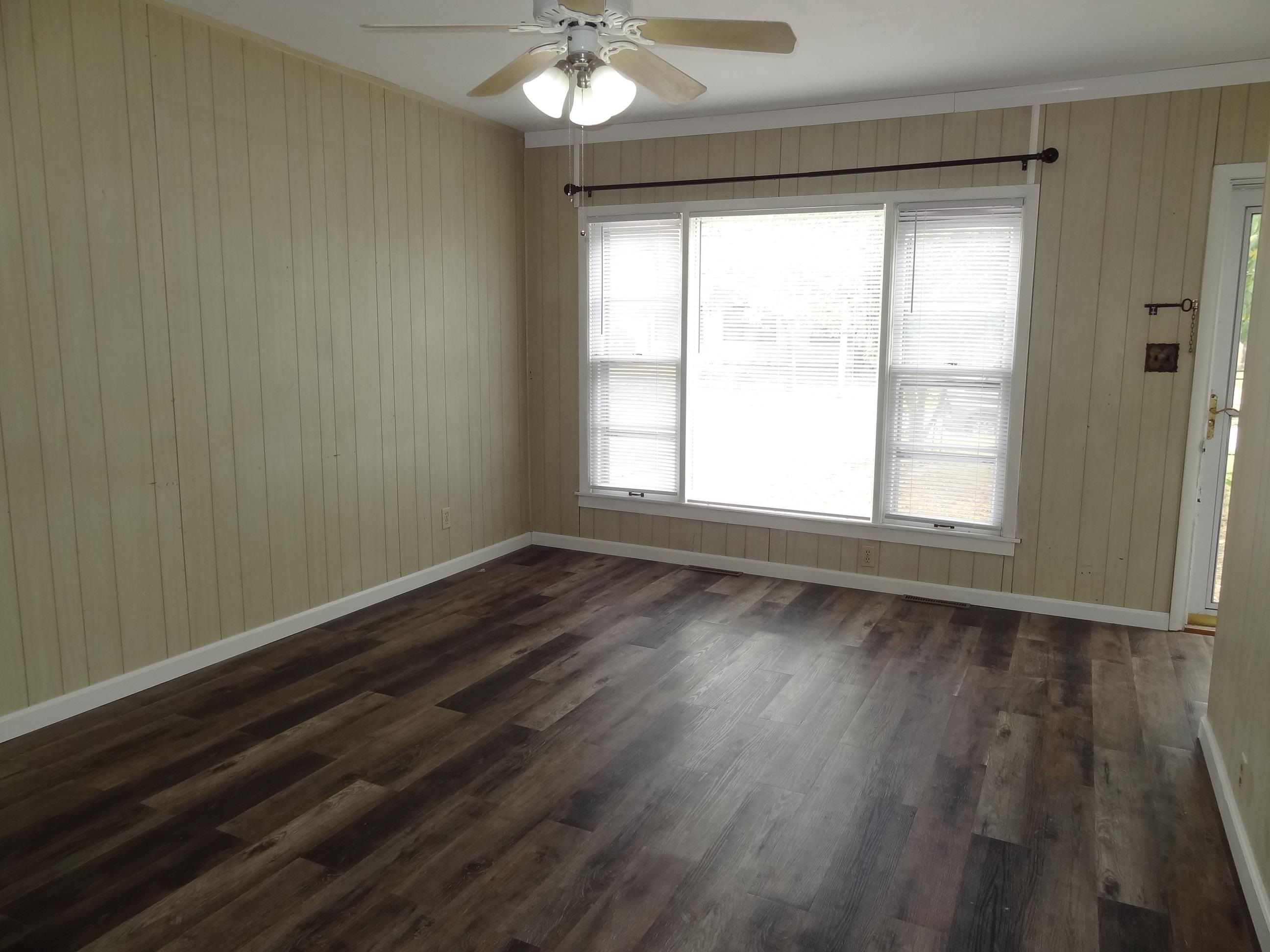 615 S Pershing Property Photo 4
