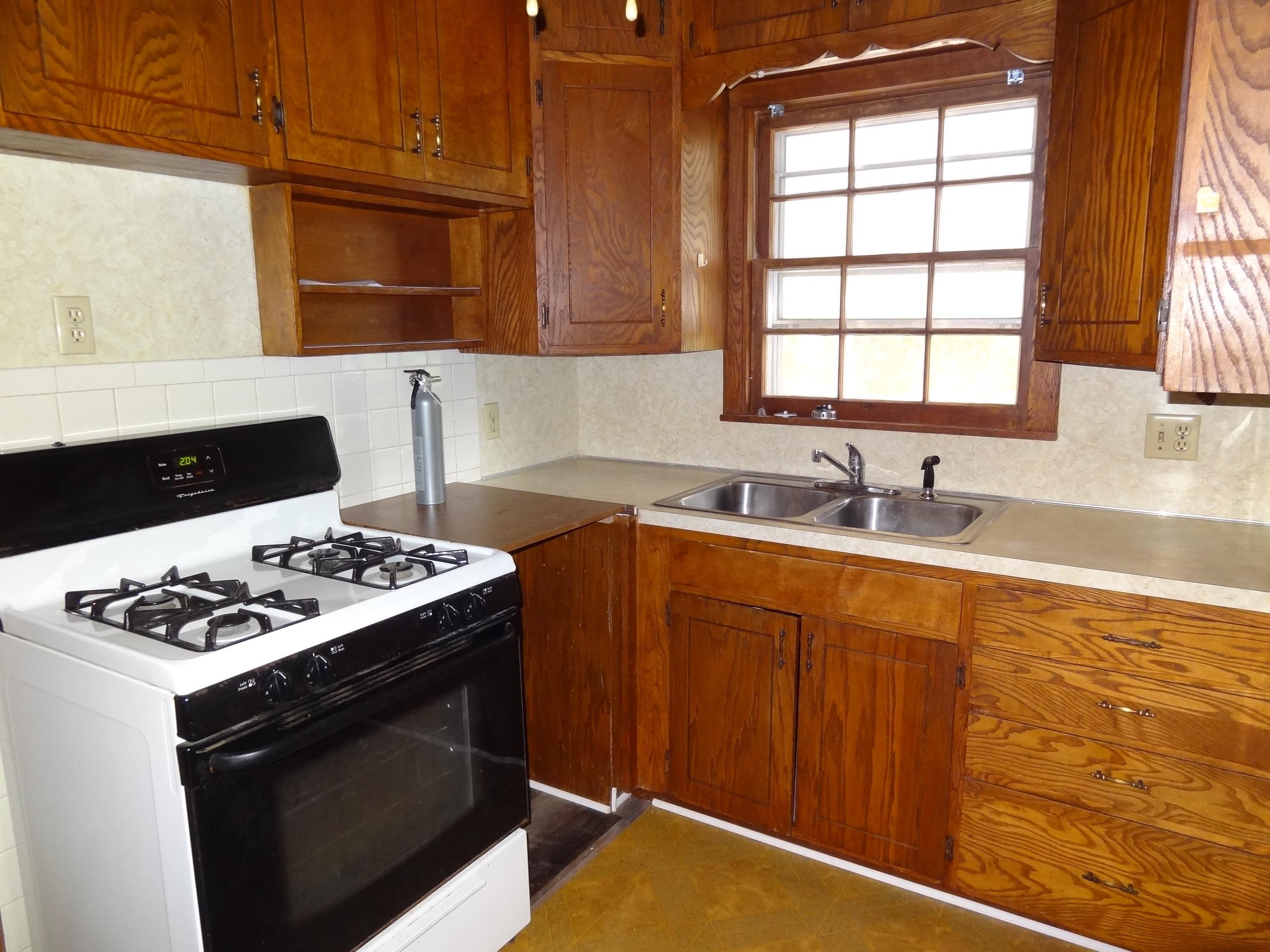 615 S Pershing Property Photo 7
