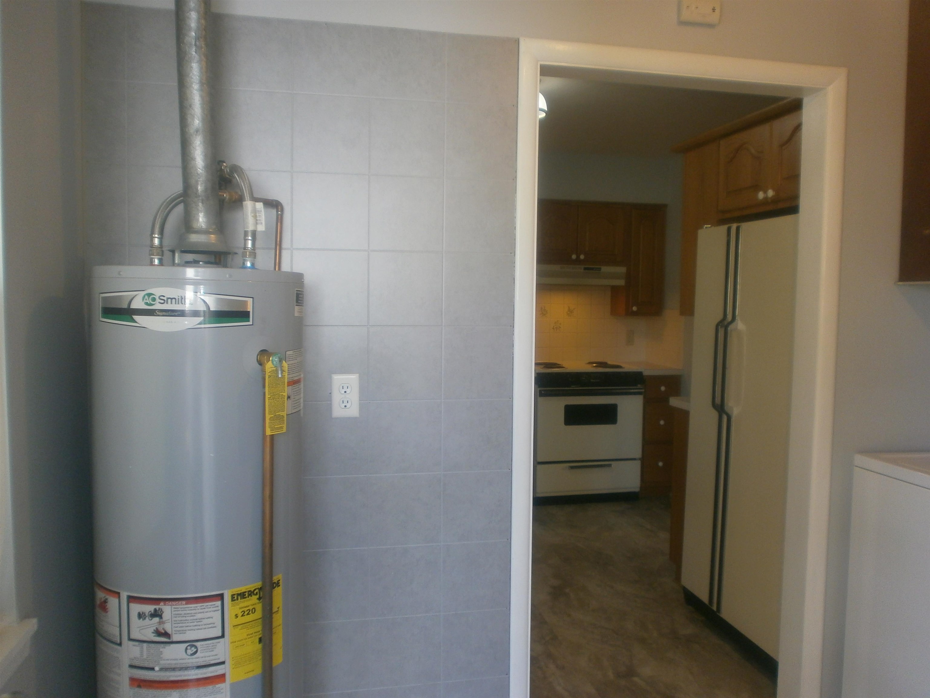 877 Vassar Dr Property Photo 9