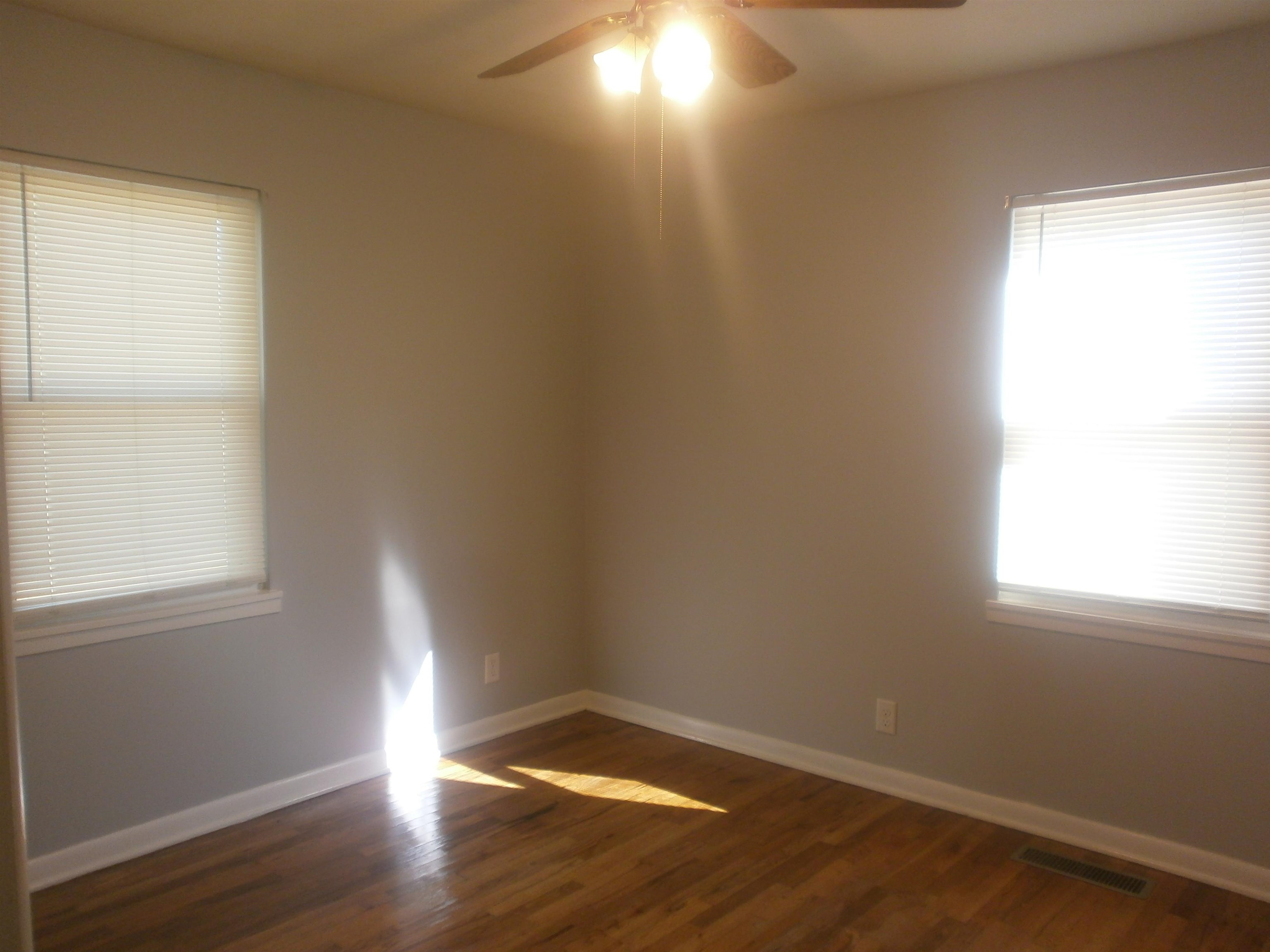 877 Vassar Dr Property Photo 11
