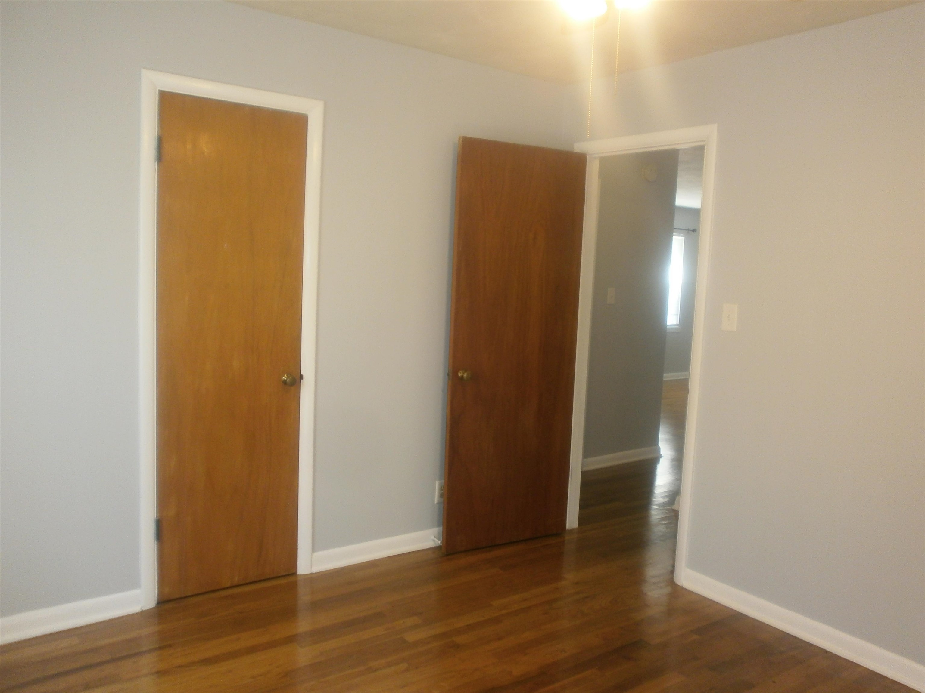 877 Vassar Dr Property Photo 12