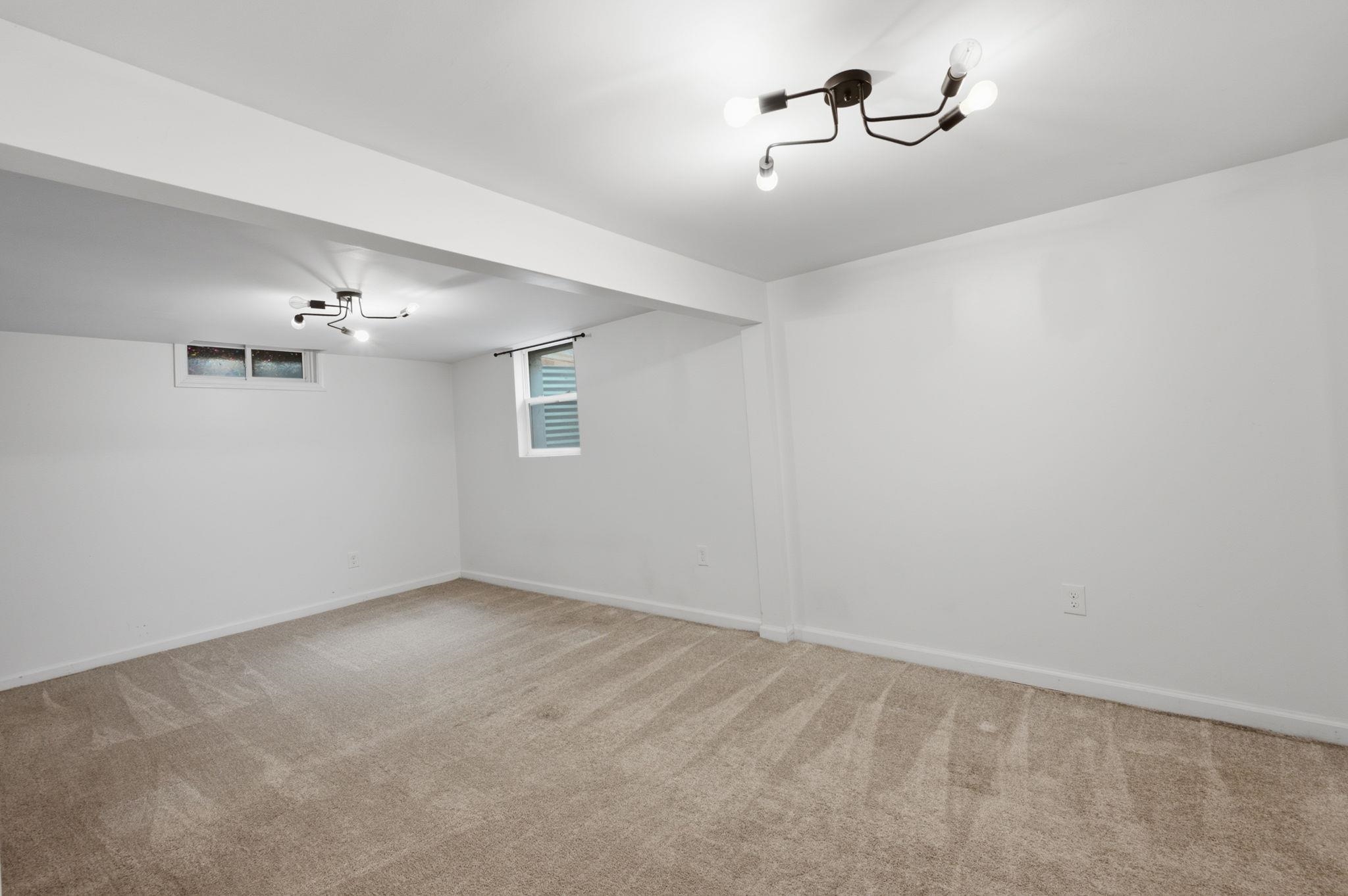 727 S Volutsia Ave Property Photo 19