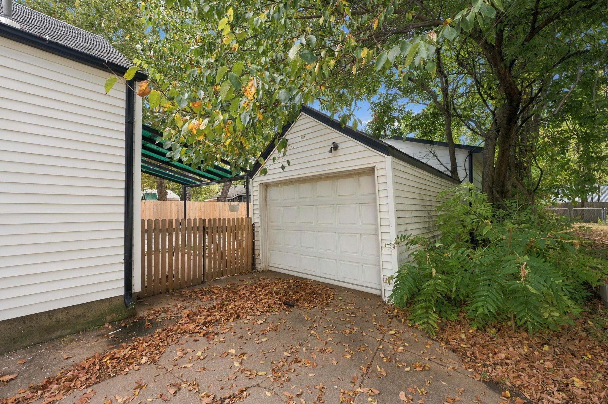 727 S Volutsia Ave Property Photo 25