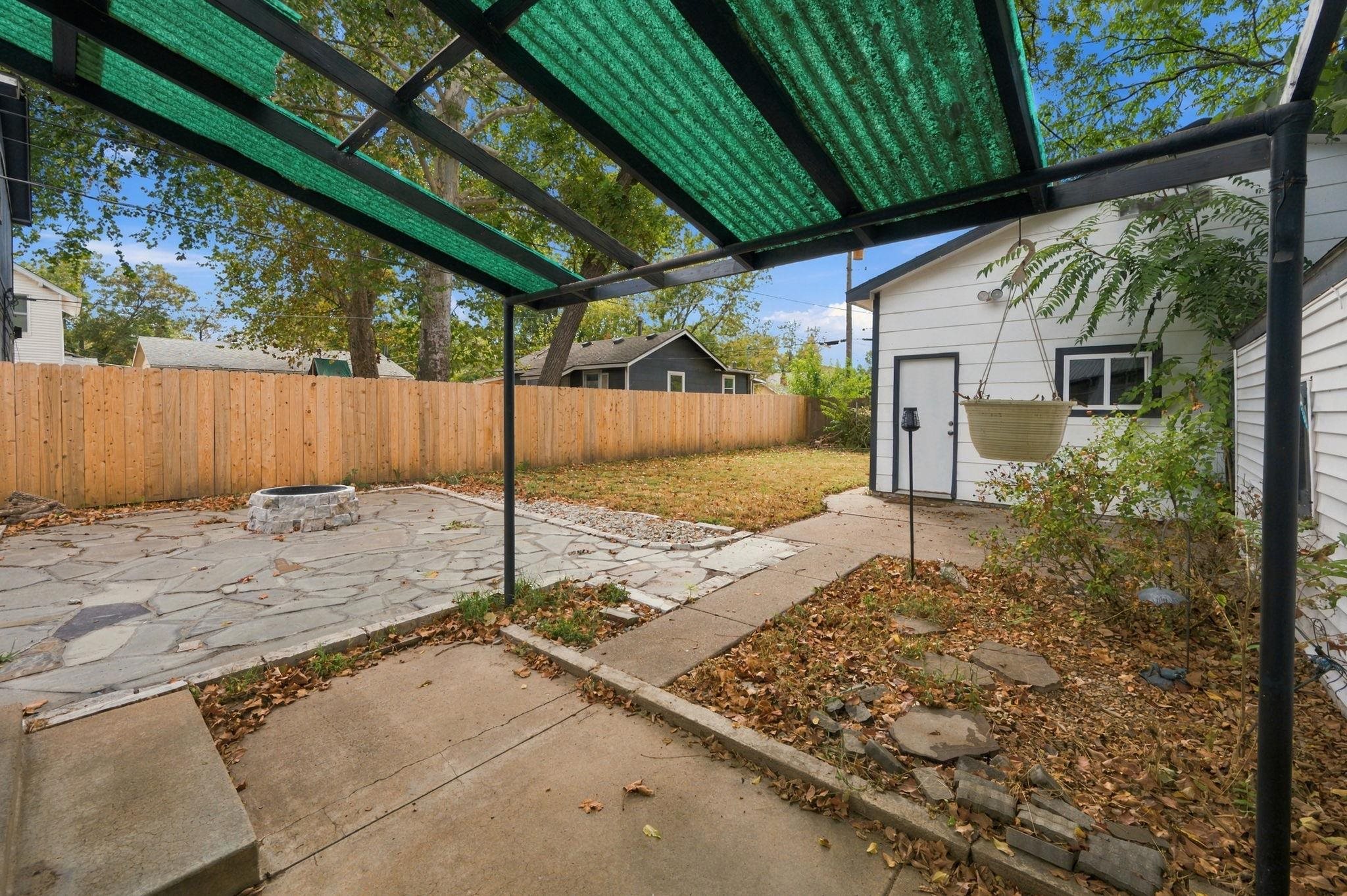 727 S Volutsia Ave Property Photo 27