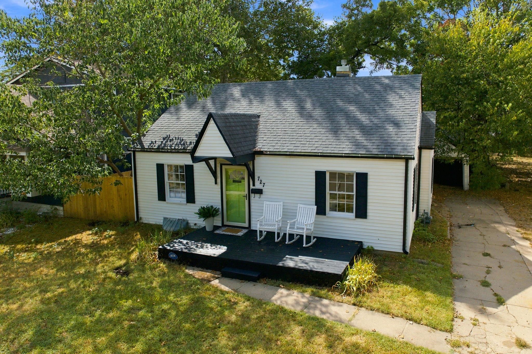 727 S Volutsia Ave Property Photo 32