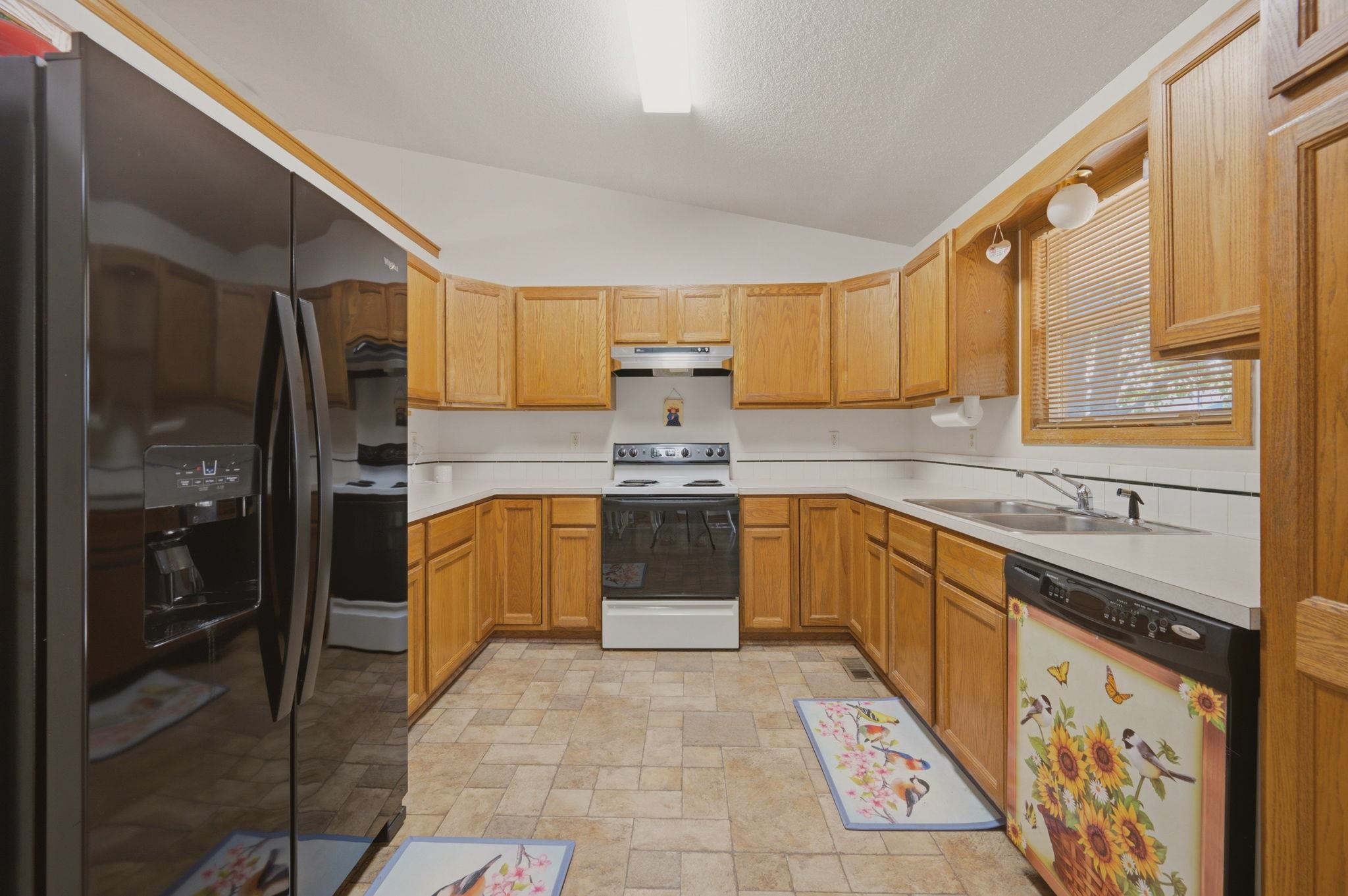 5711 W 40th St S Property Photo 10