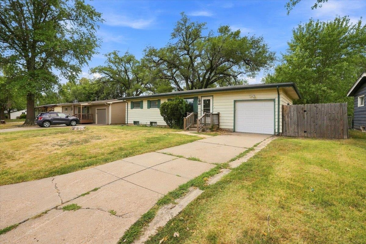 1415 N Prairie Ln. Property Photo 3
