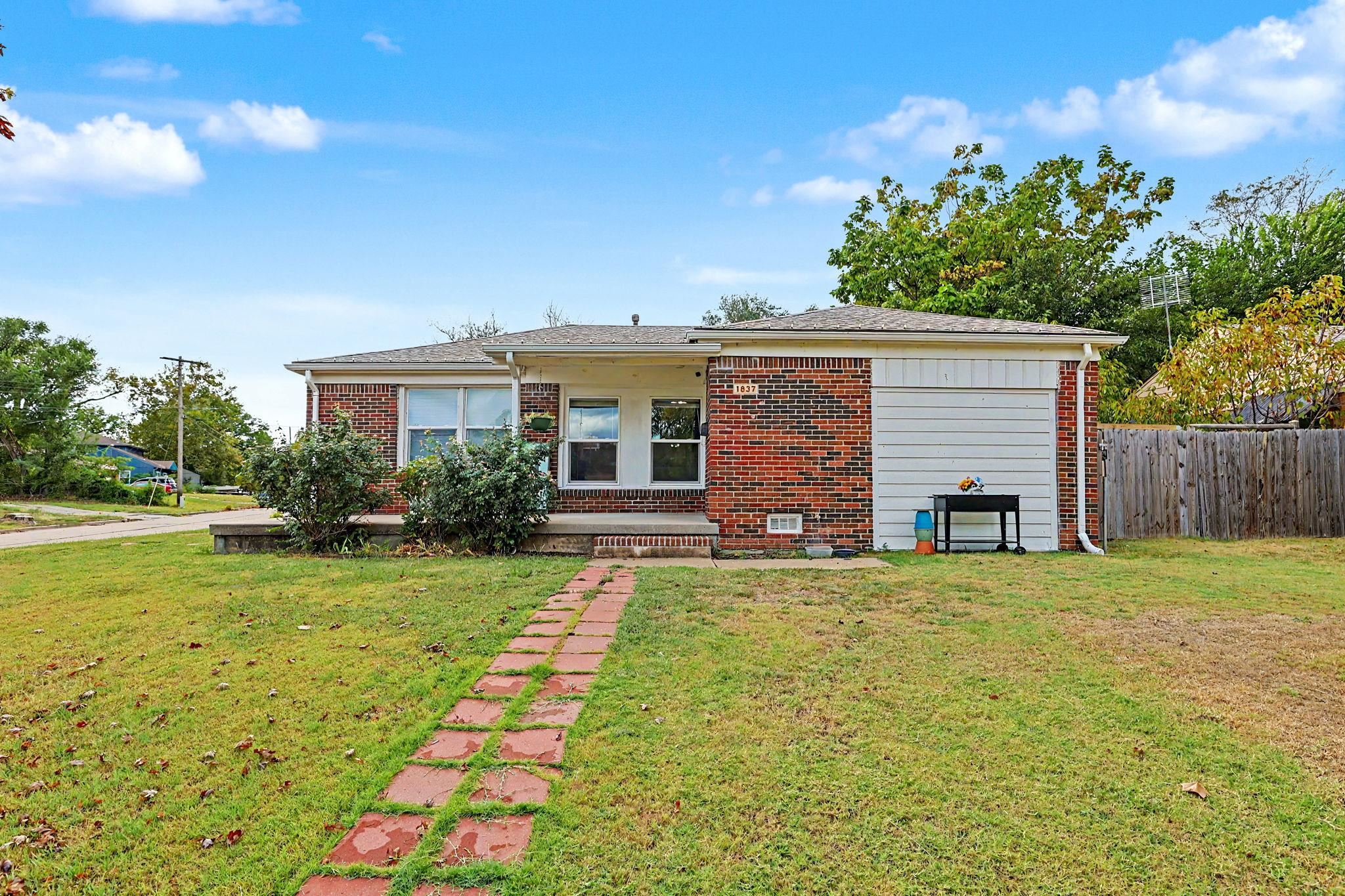 1837 S Drollinger Property Photo 1