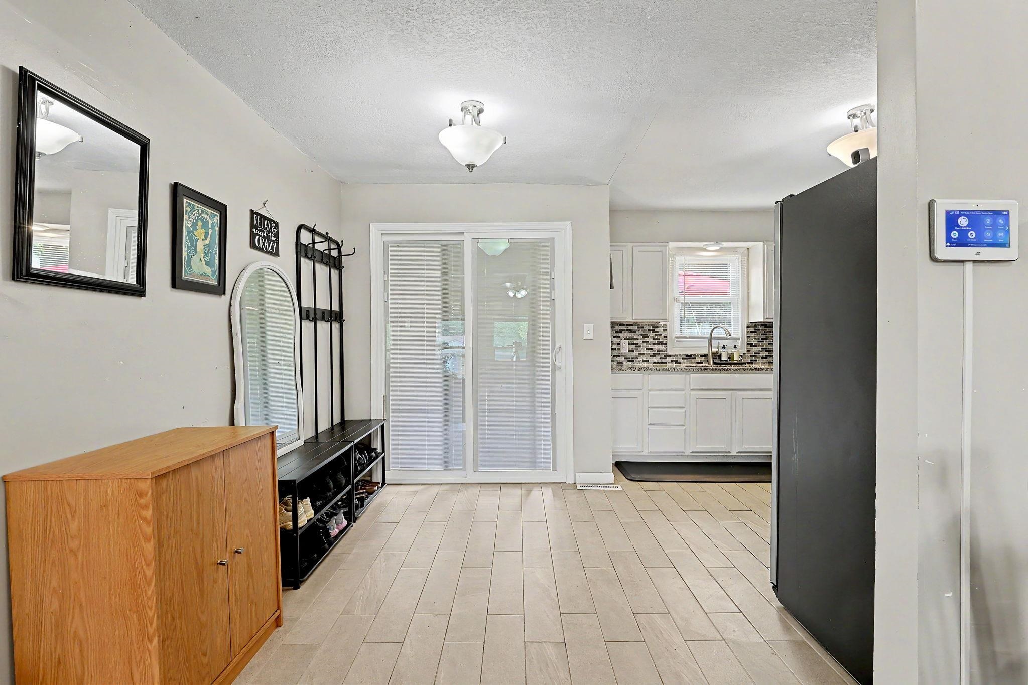 1837 S Drollinger Property Photo 7