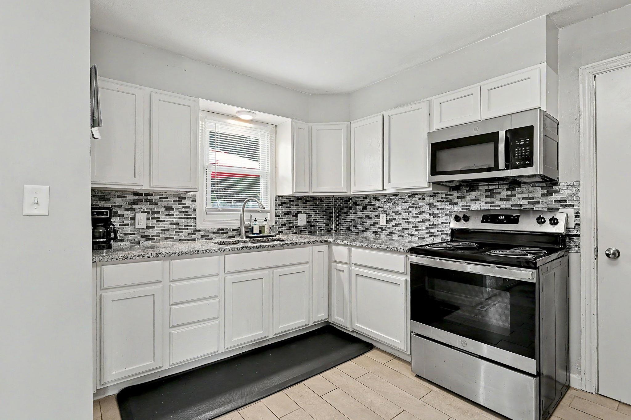 1837 S Drollinger Property Photo 8