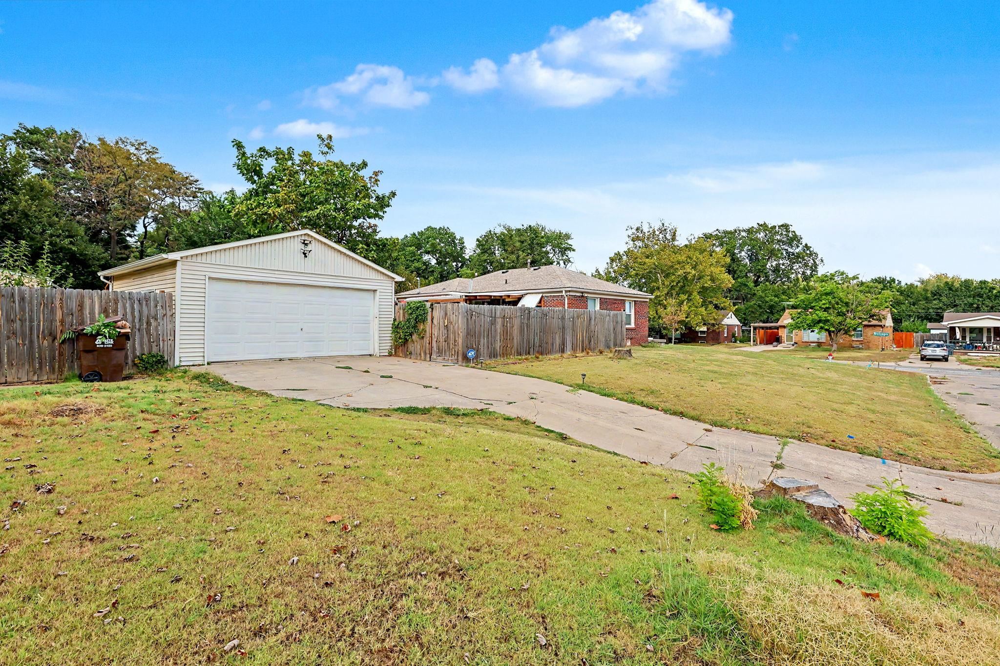 1837 S Drollinger Property Photo 28