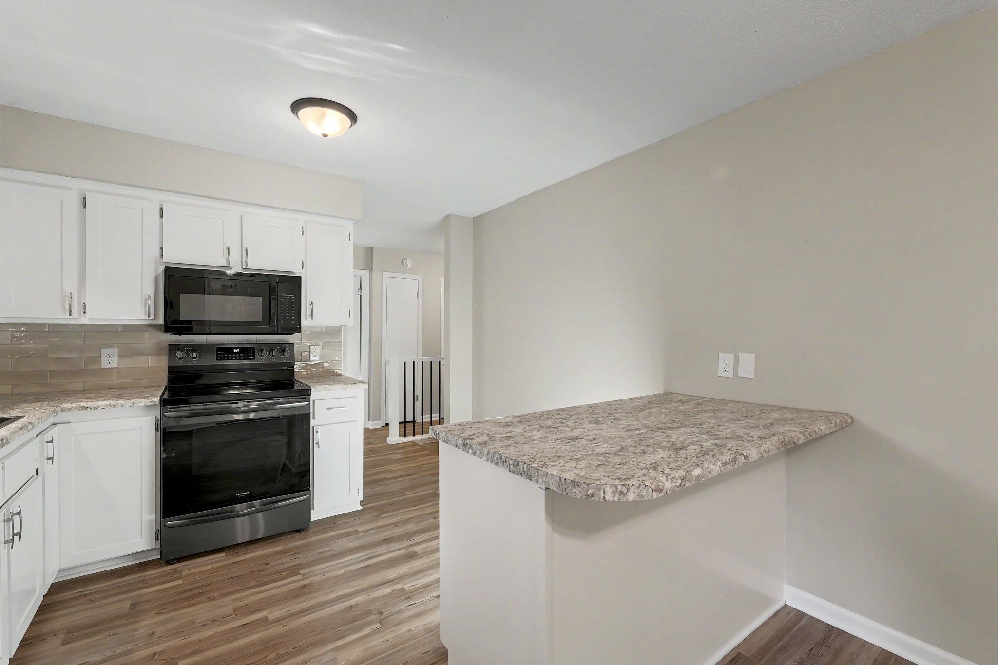 2420 N Edgemoor Property Photo 9