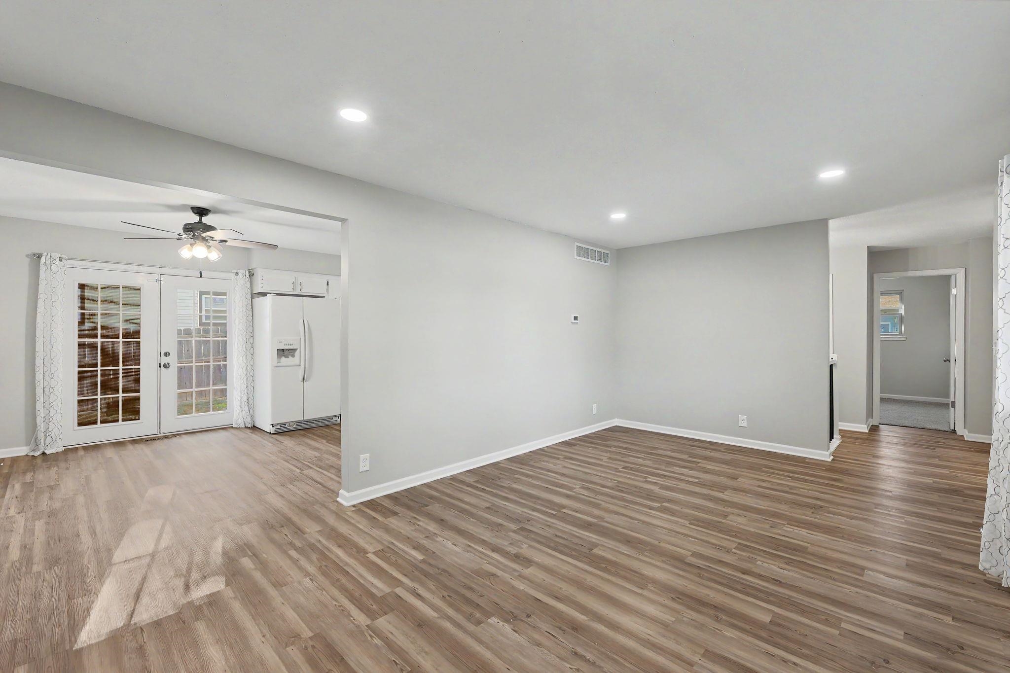 2420 N Edgemoor Property Photo 10