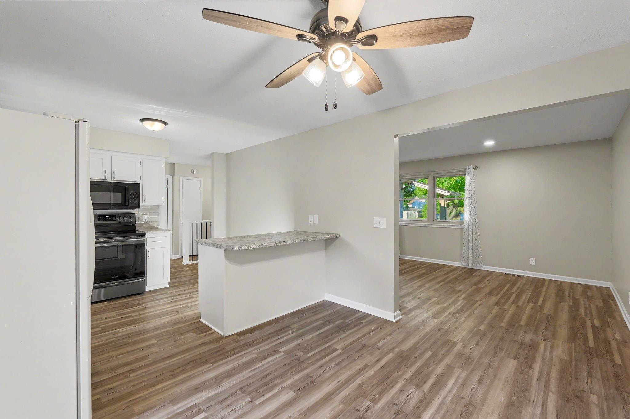 2420 N Edgemoor Property Photo 12