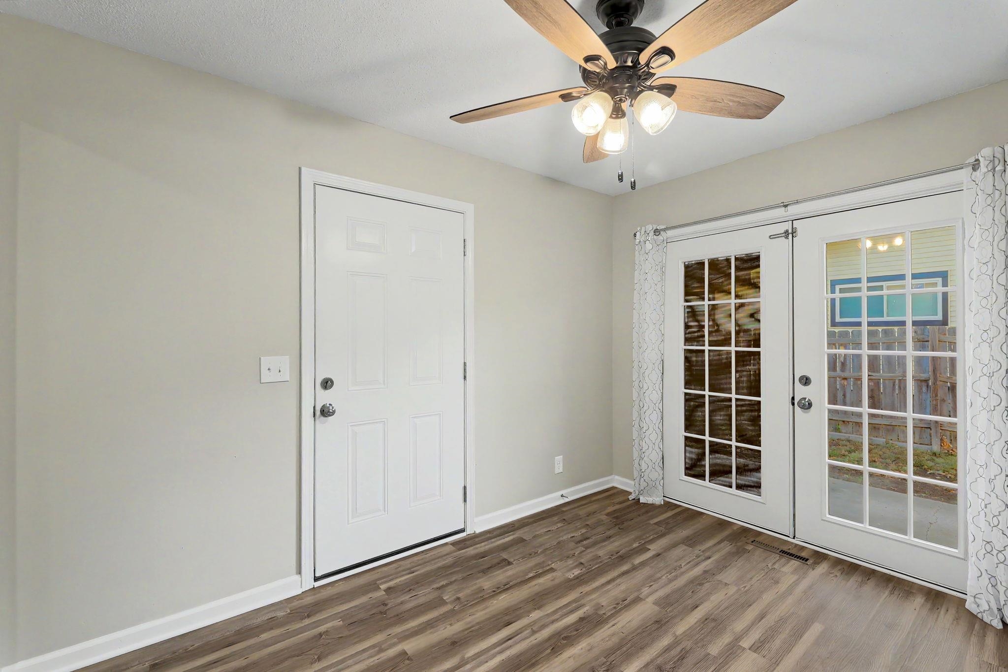 2420 N Edgemoor Property Photo 13