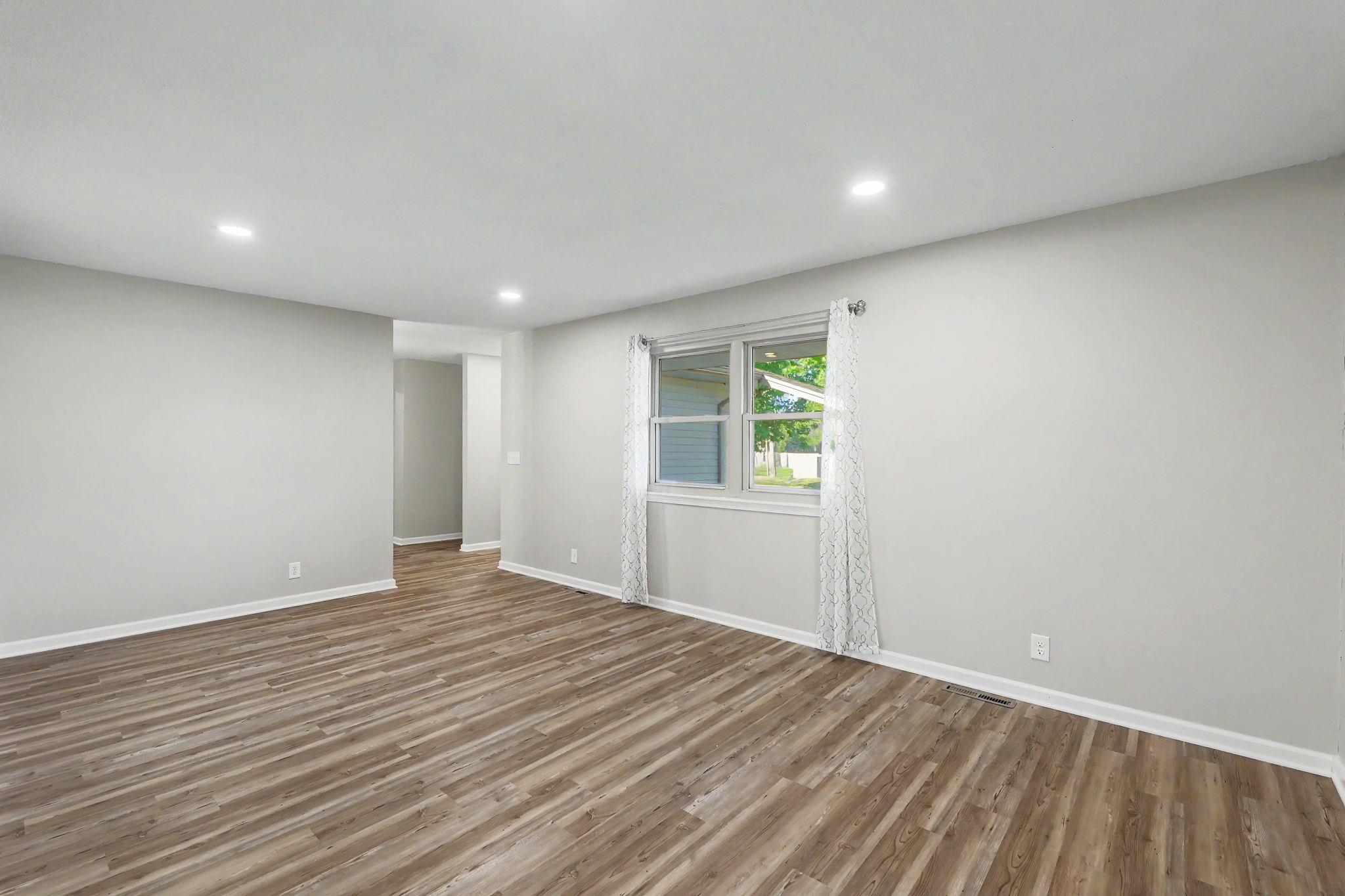 2420 N Edgemoor Property Photo 16
