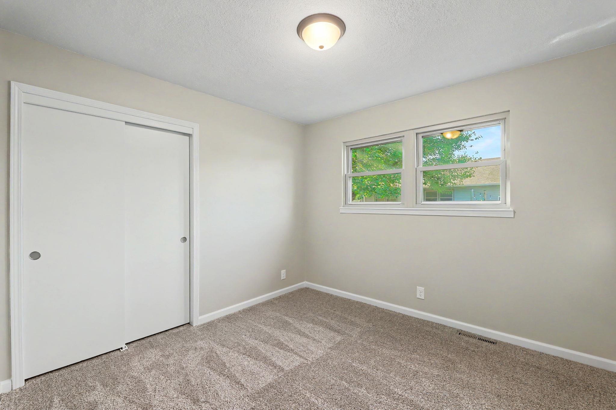 2420 N Edgemoor Property Photo 20