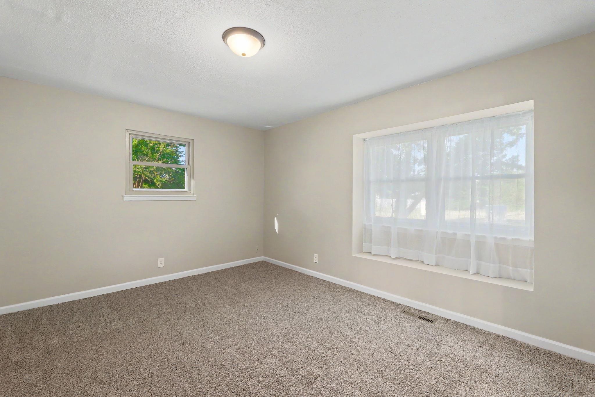 2420 N Edgemoor Property Photo 24