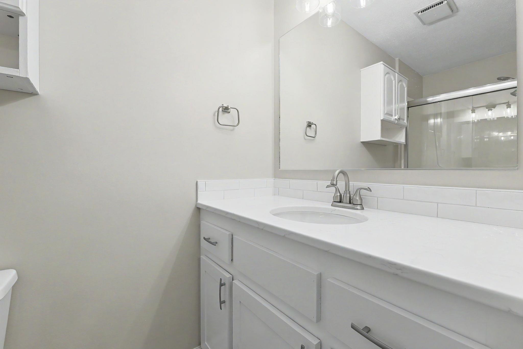 2420 N Edgemoor Property Photo 25