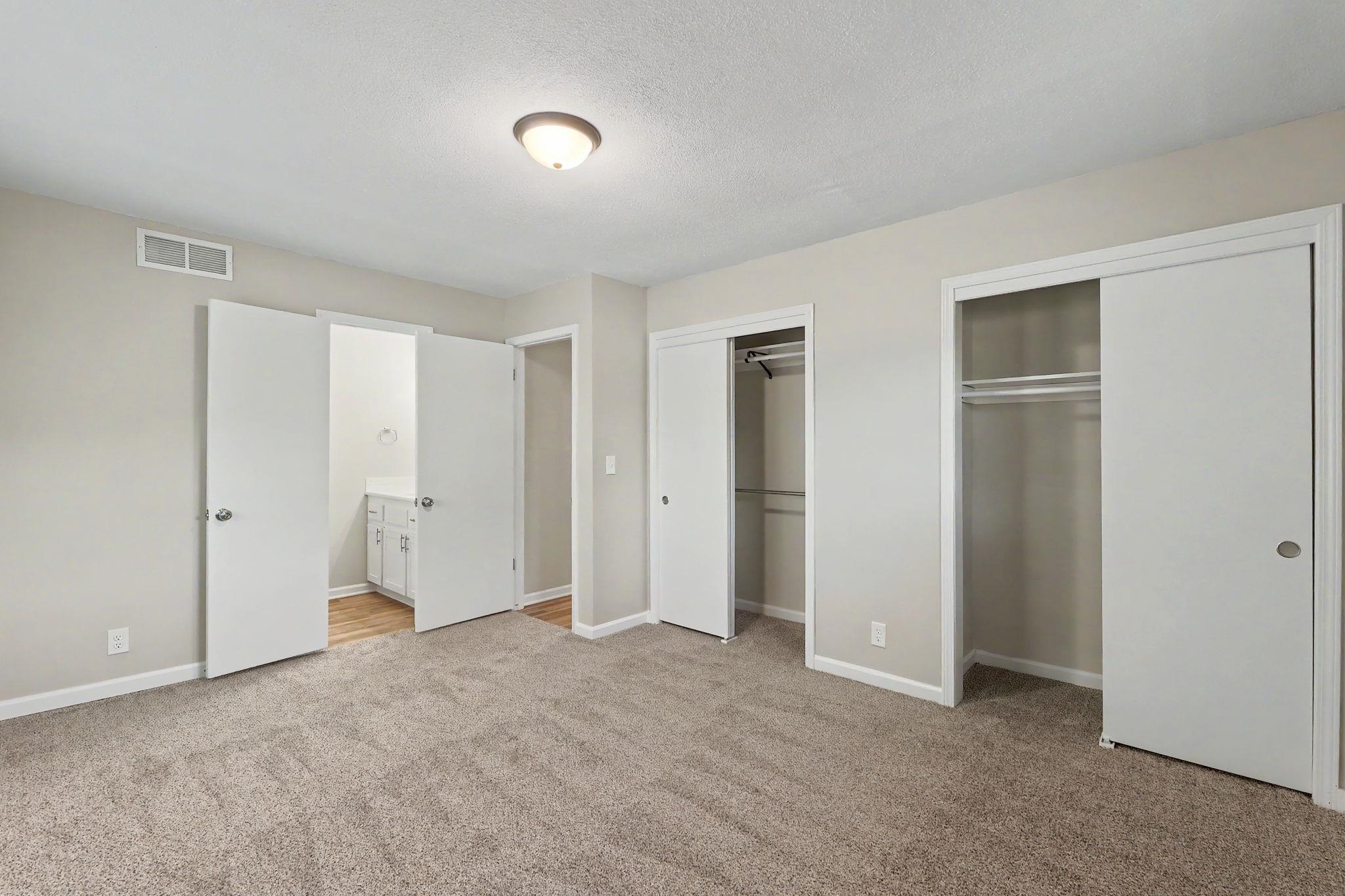 2420 N Edgemoor Property Photo 25