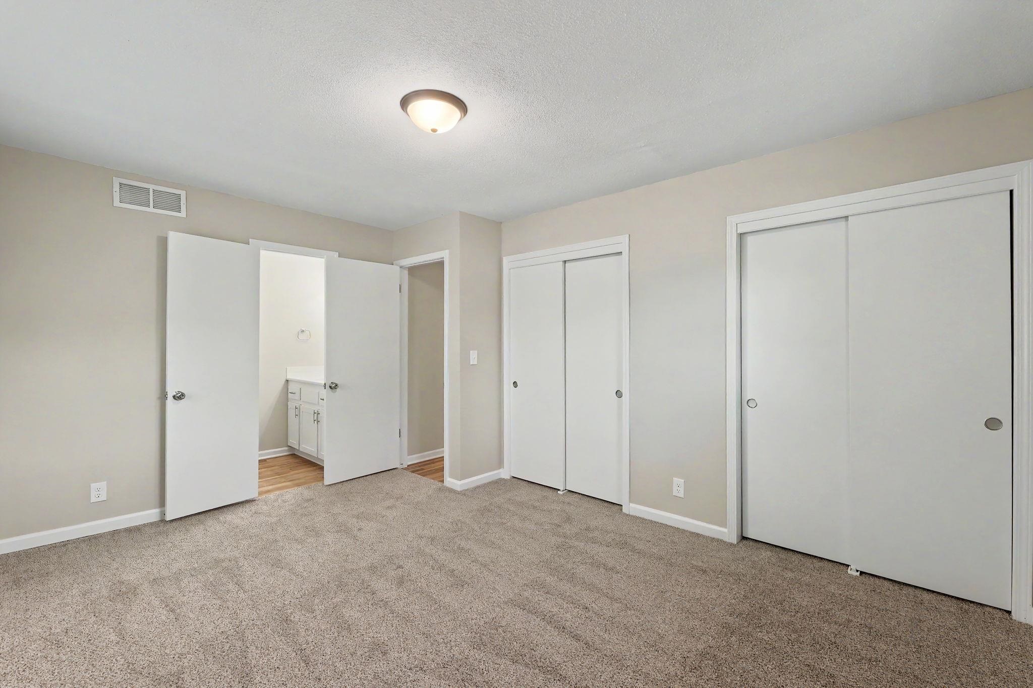 2420 N Edgemoor Property Photo 27