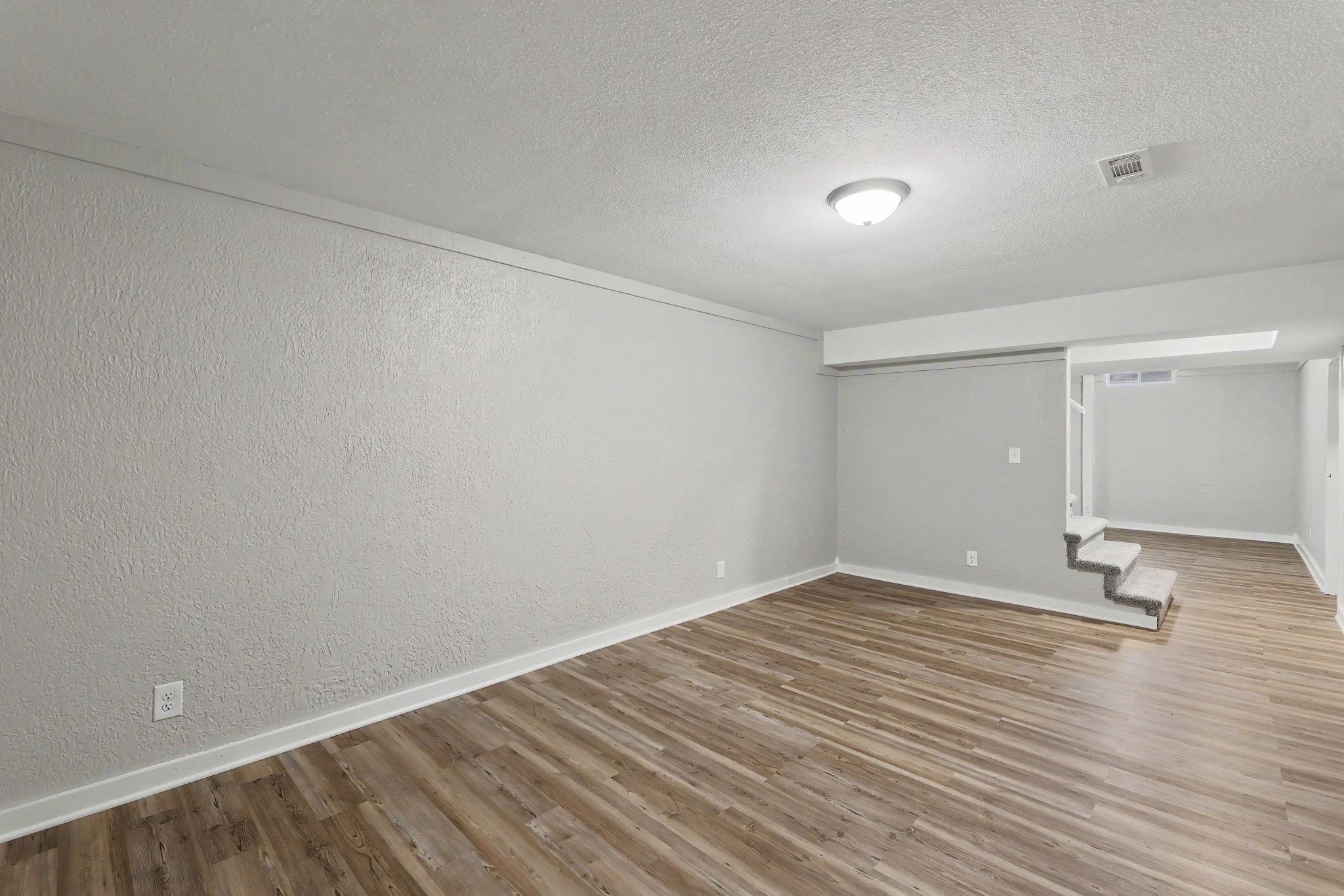 2420 N Edgemoor Property Photo 28