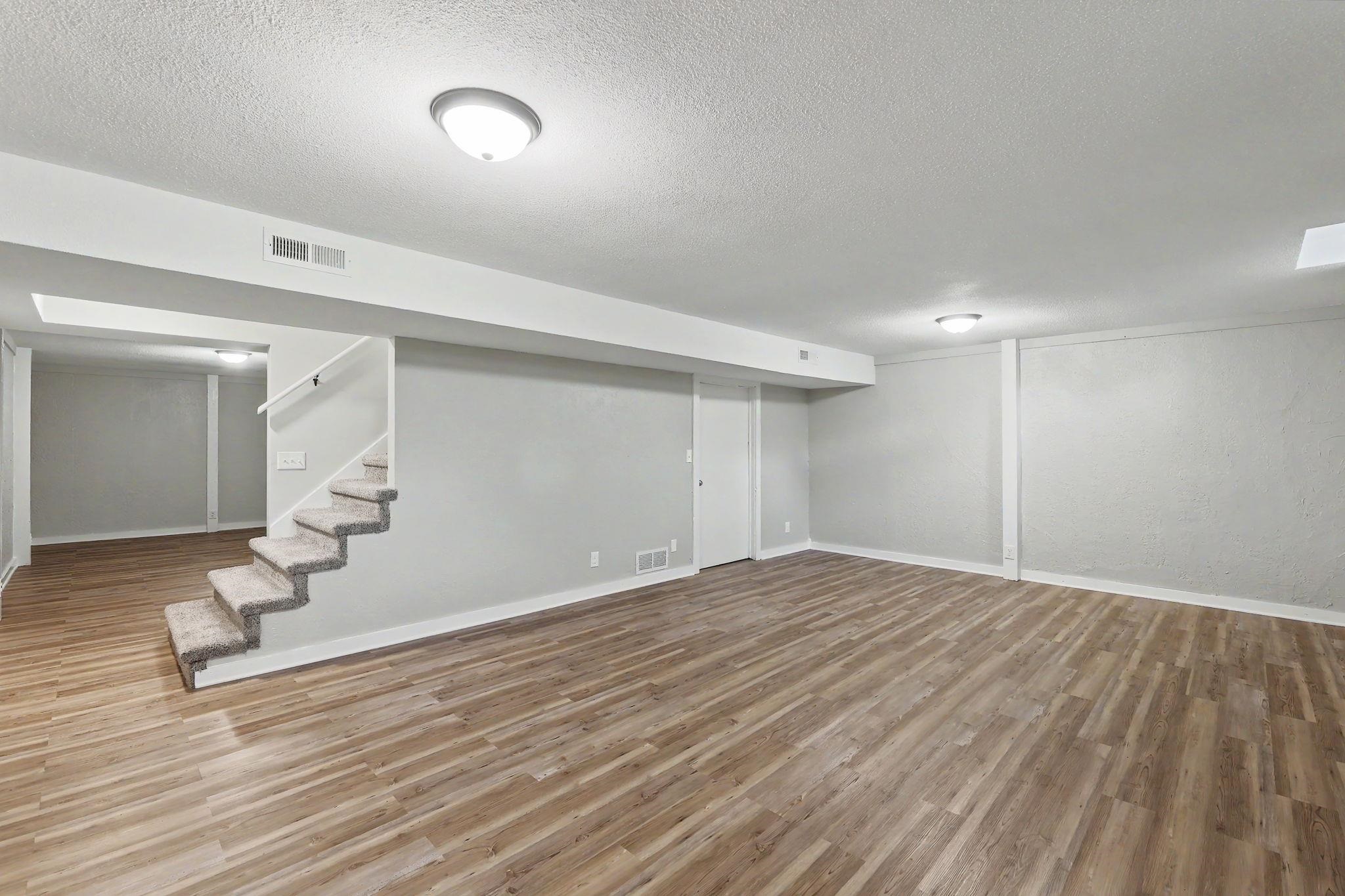 2420 N Edgemoor Property Photo 30