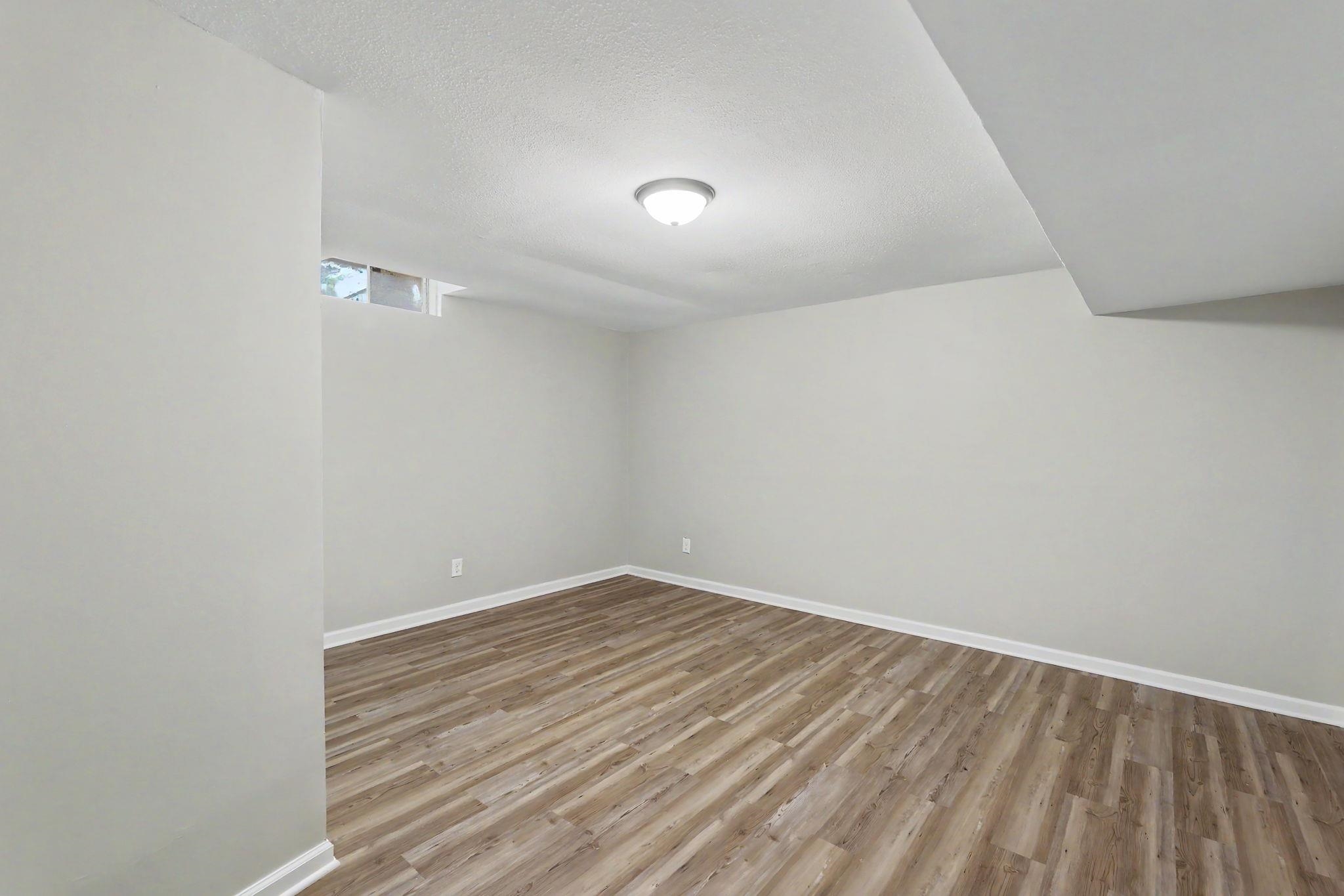 2420 N Edgemoor Property Photo 31