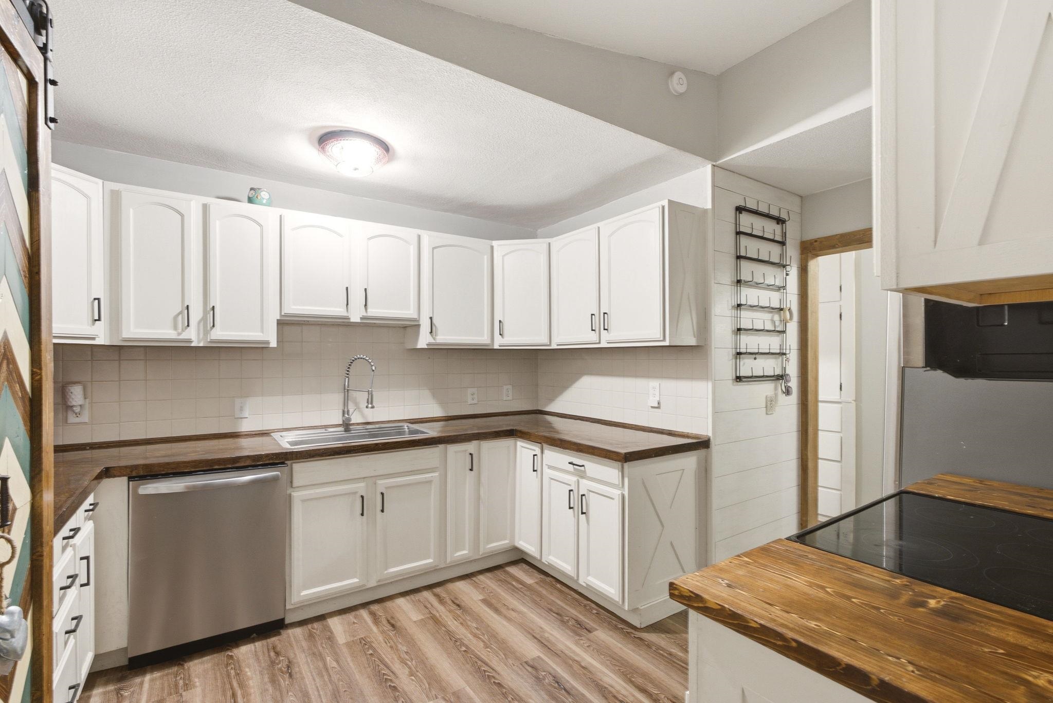 3542 W Pecos Ave. Property Photo 10