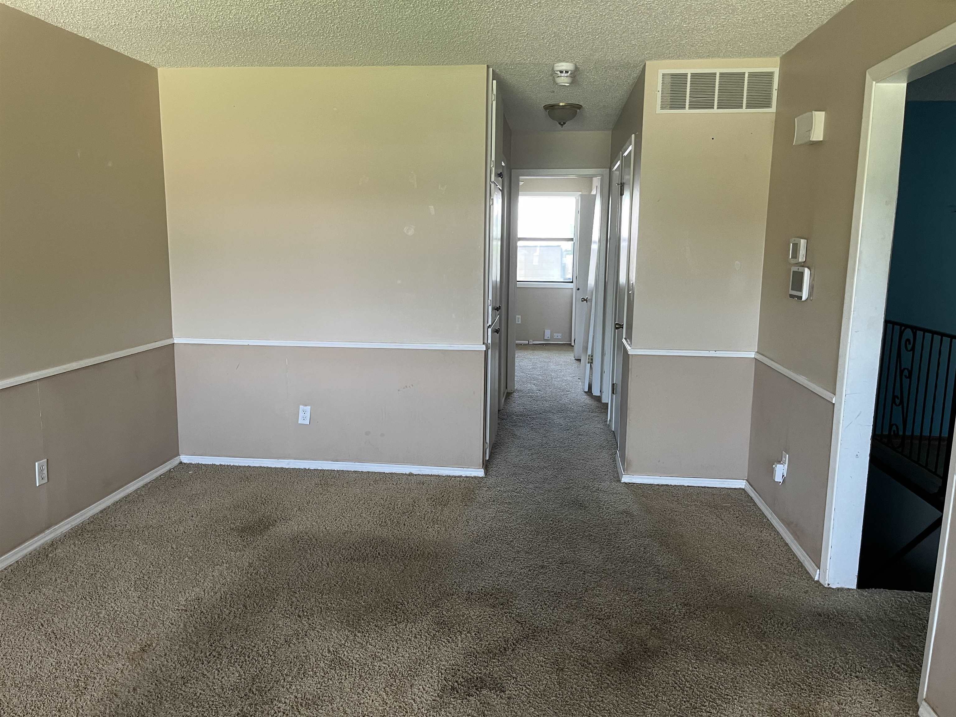 3127 S Bunker Hill Property Photo 2