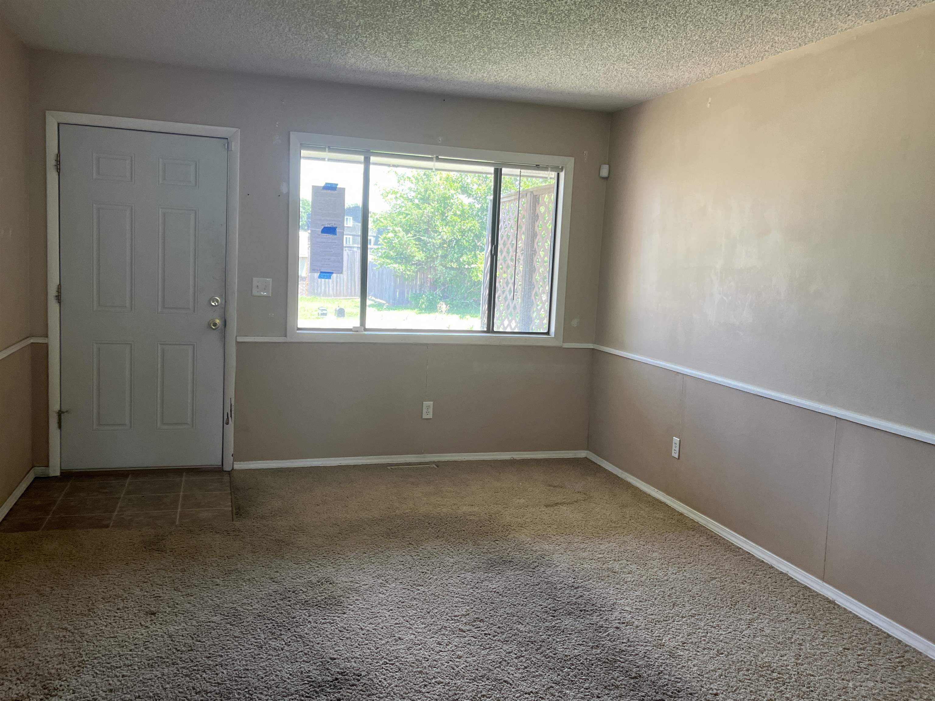 3127 S Bunker Hill Property Photo 3