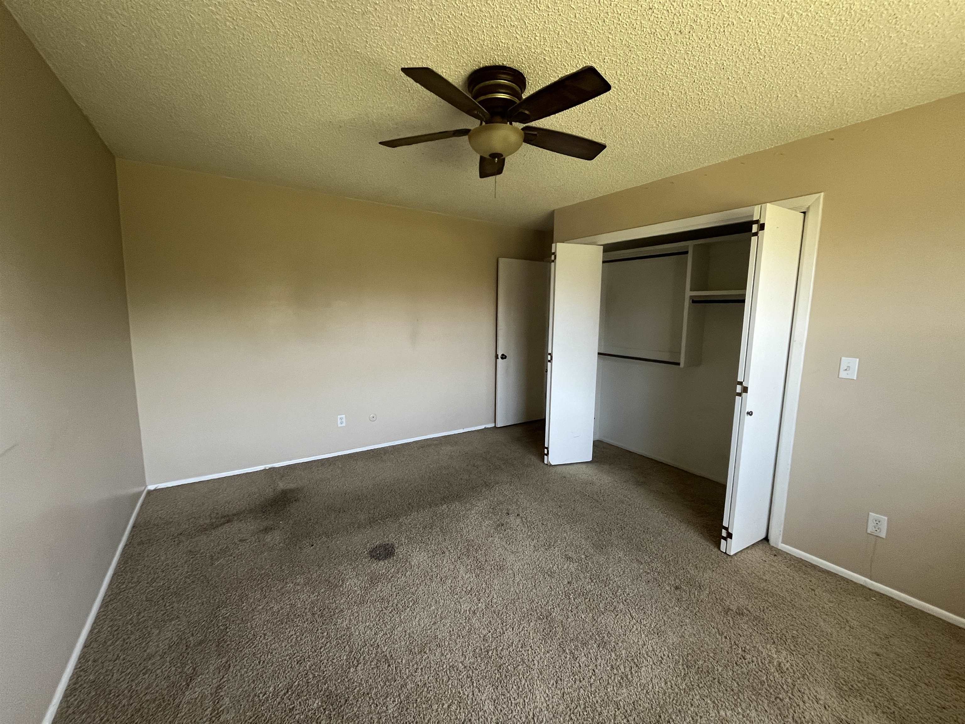 3127 S Bunker Hill Property Photo 7