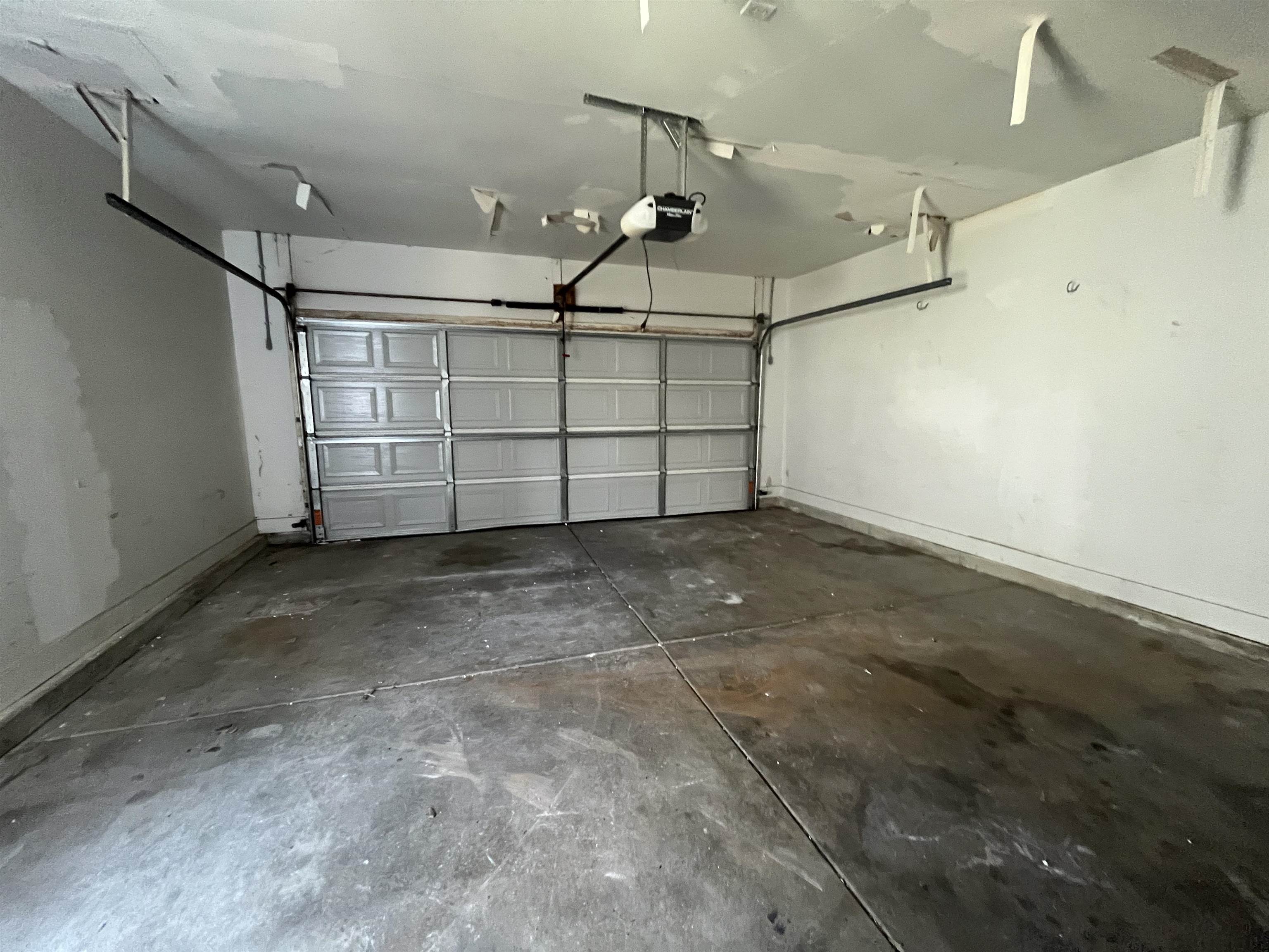3127 S Bunker Hill Property Photo 10