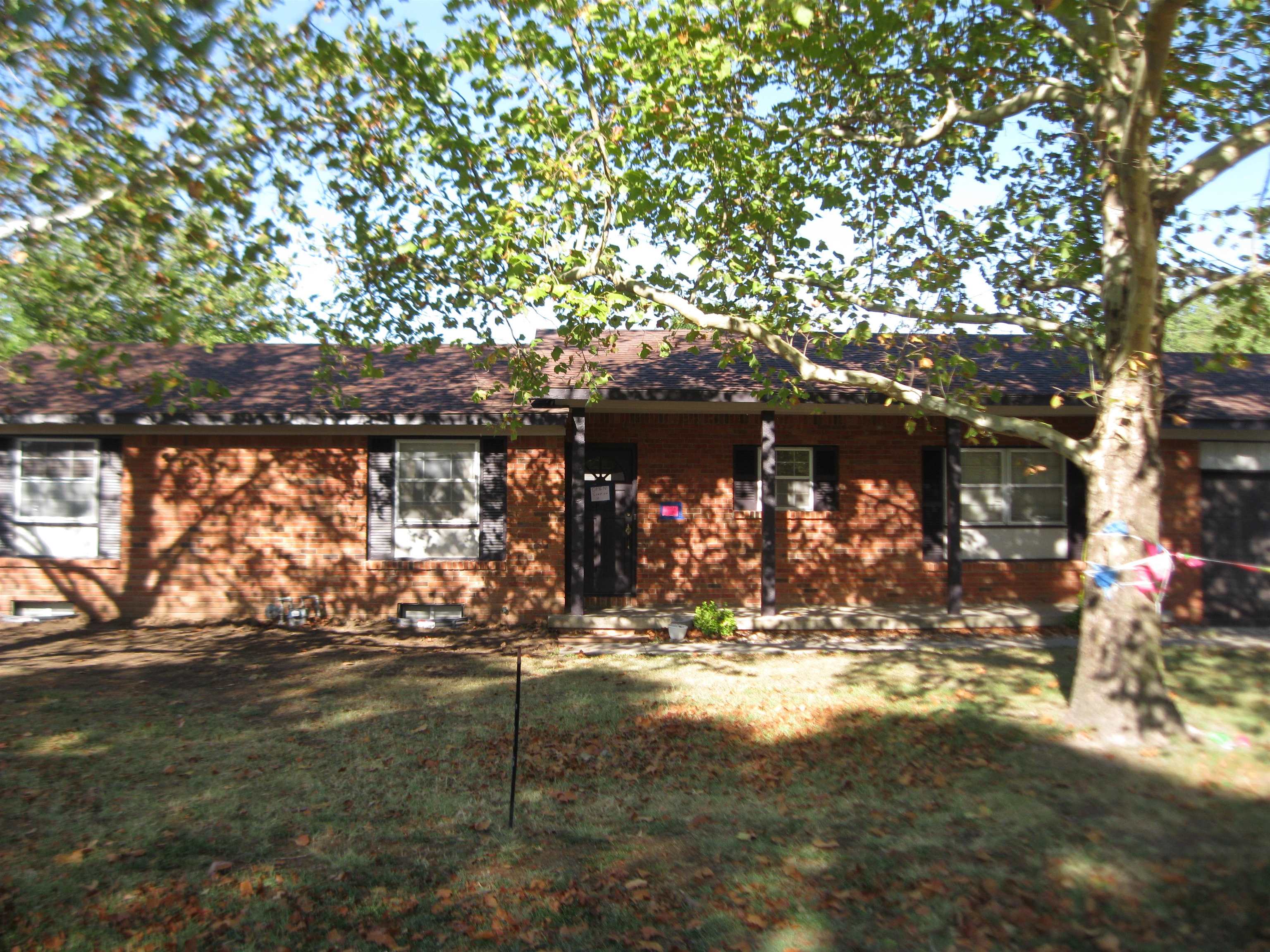 1401 S Lark Property Photo 1