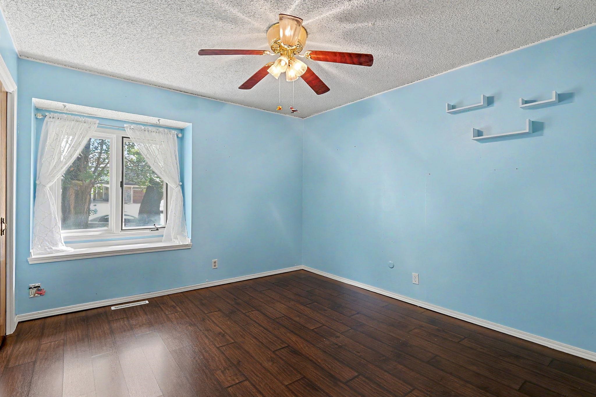 661 N Oak Ct Property Photo 18