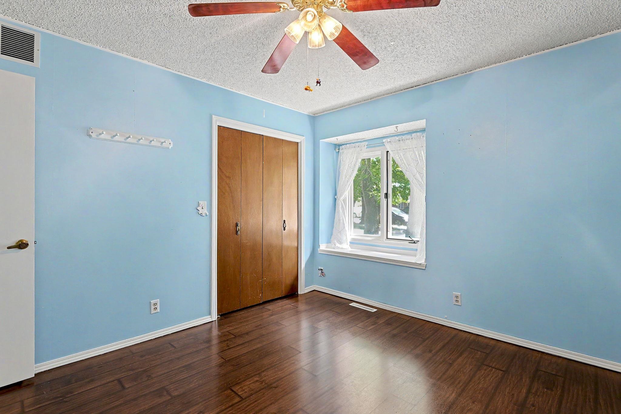 661 N Oak Ct Property Photo 19