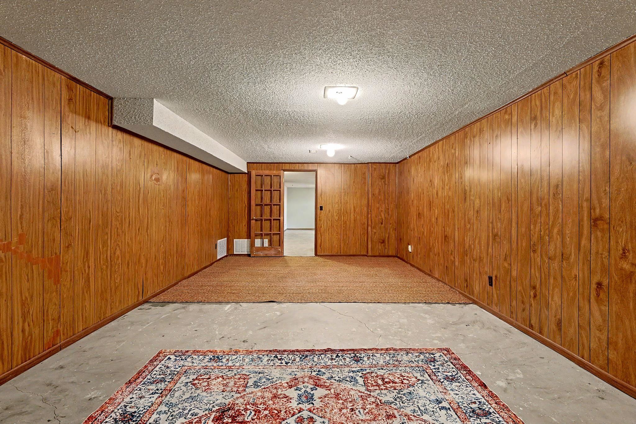 661 N Oak Ct Property Photo 30